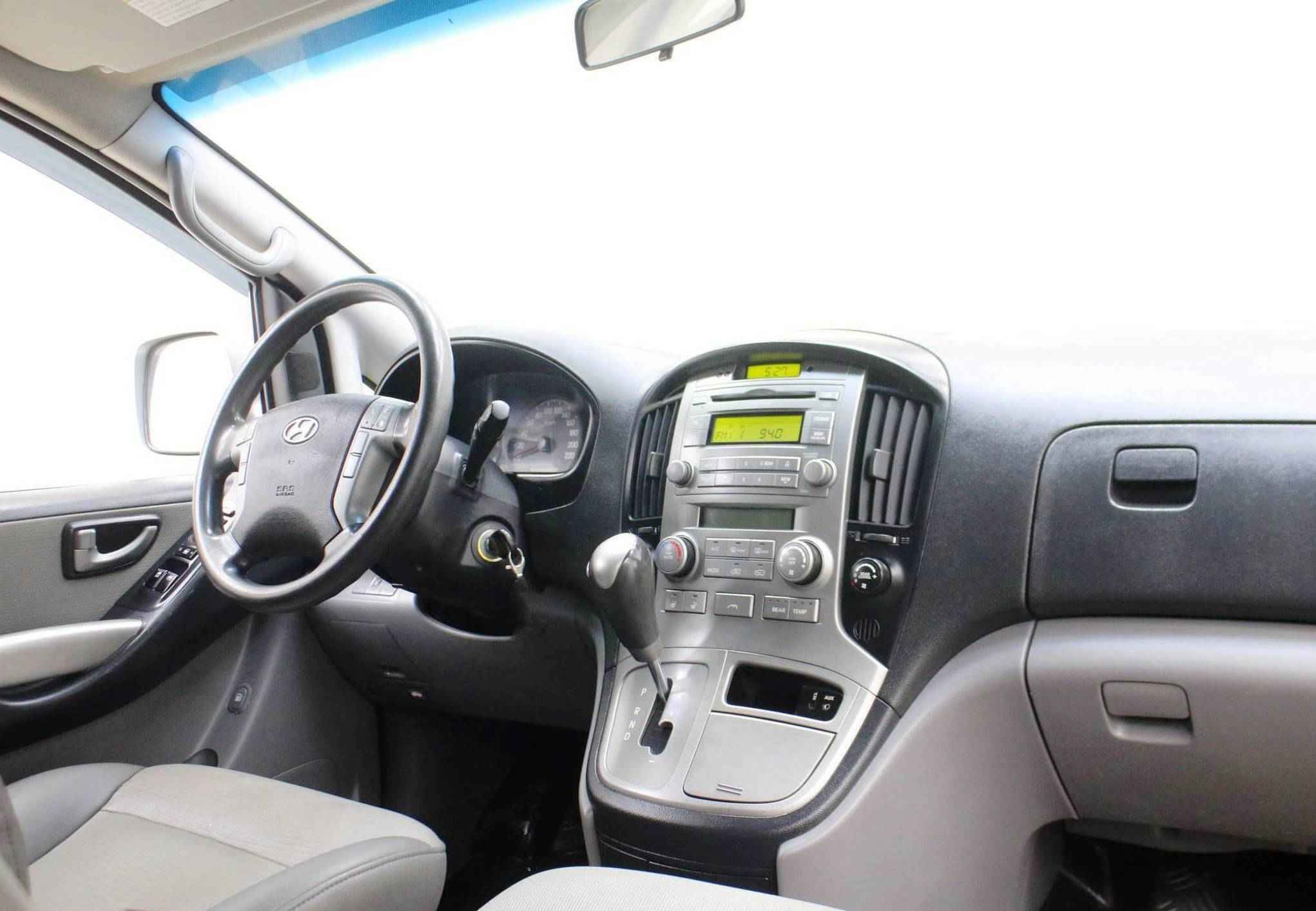 Hyundai Grand Starex, I