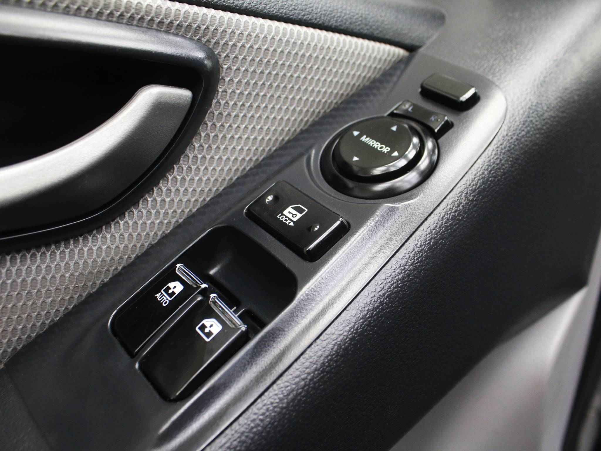 Hyundai Grand Starex, I