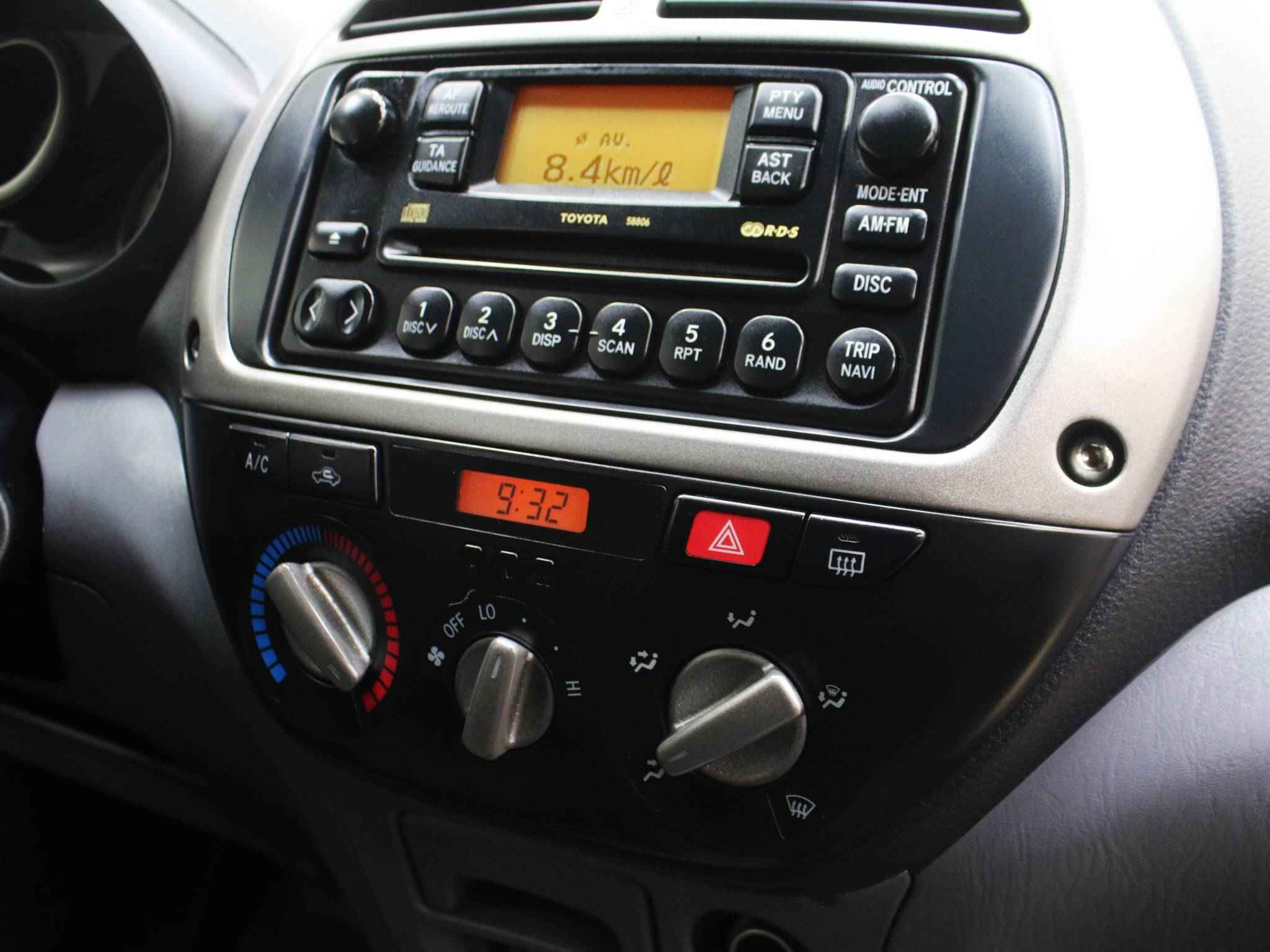 Toyota RAV4, II (XA20)