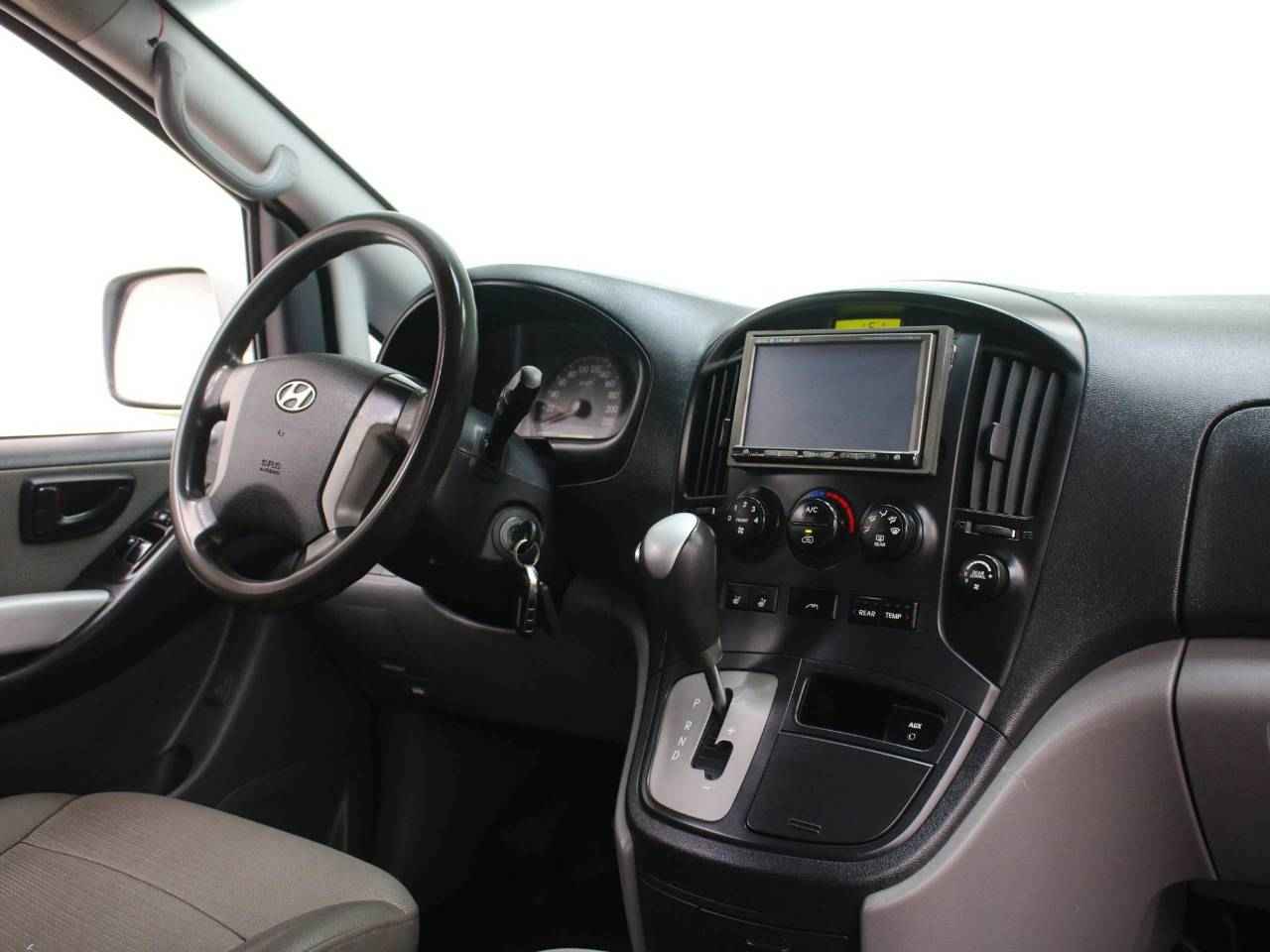 Hyundai Grand Starex, I
