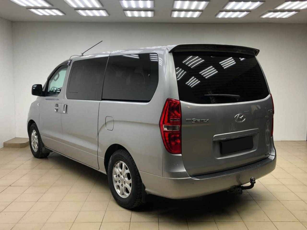 Hyundai Grand Starex, I