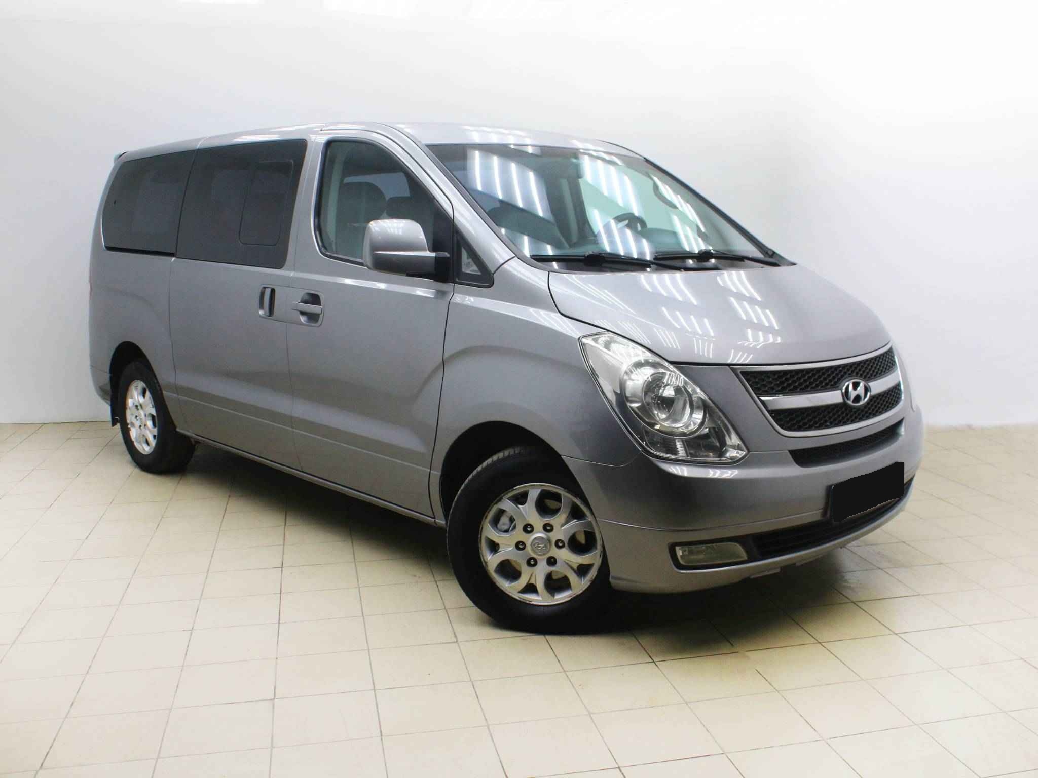Hyundai Grand Starex, I
