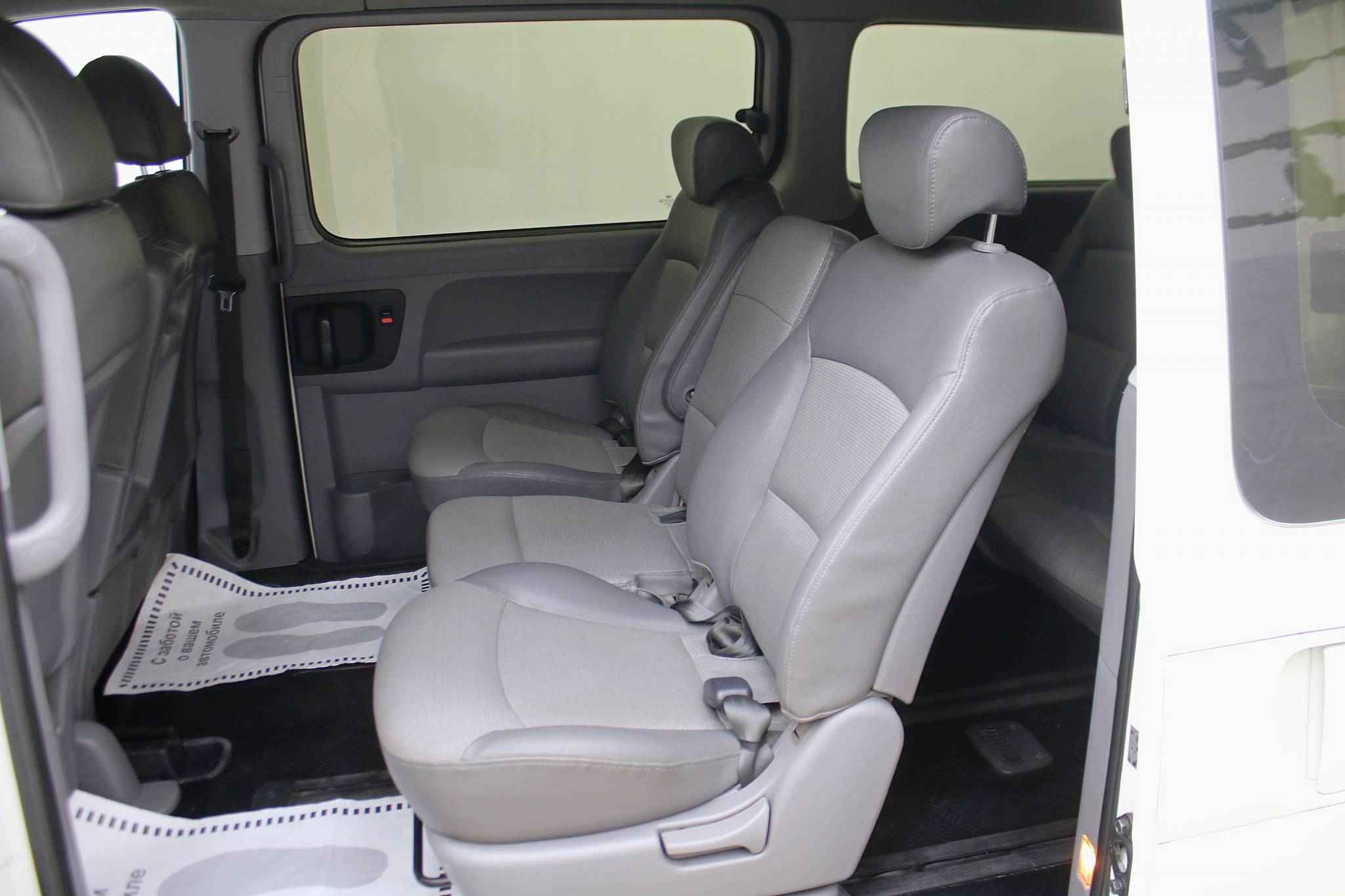 Hyundai Grand Starex, I