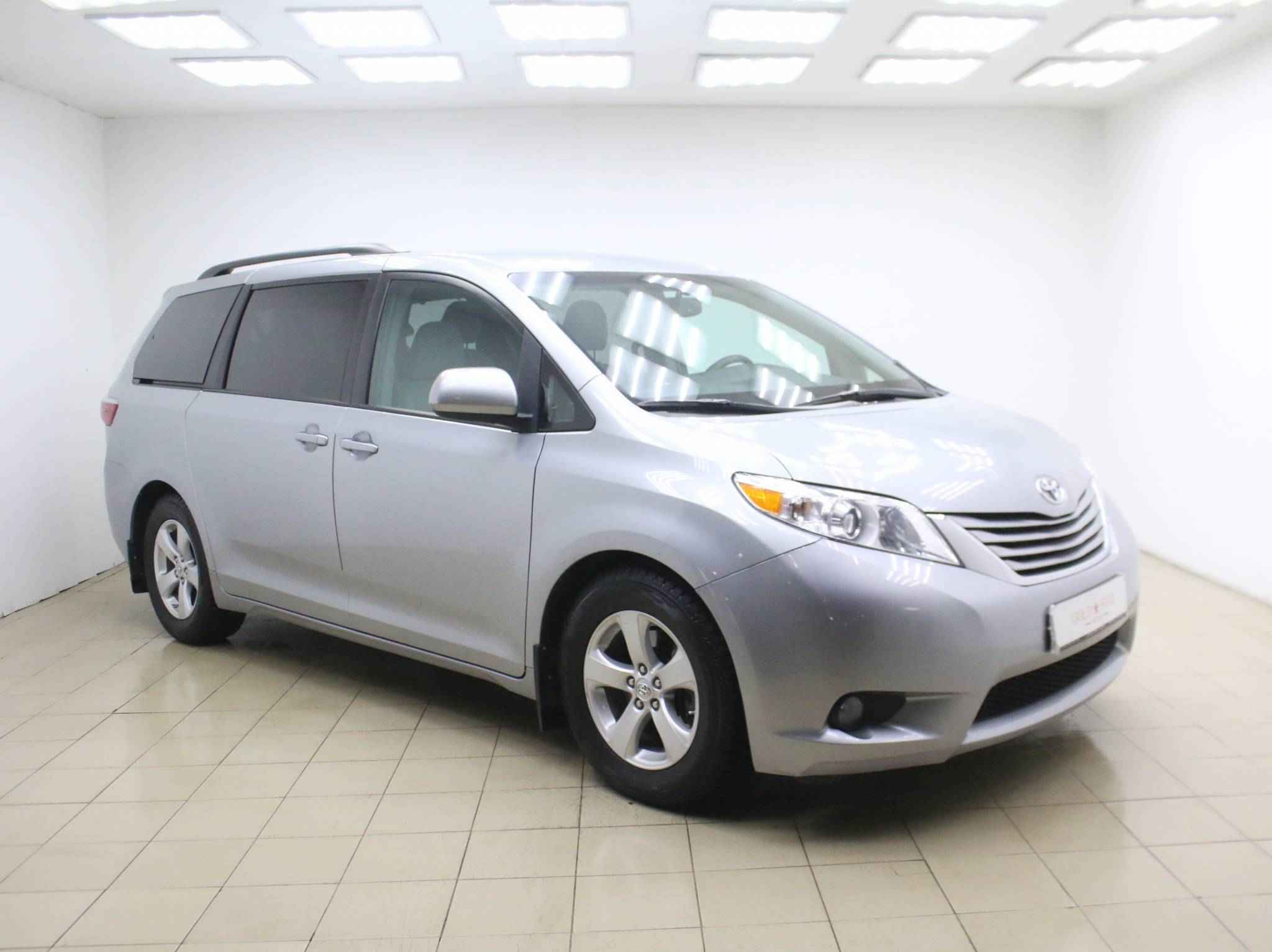 Toyota Sienna, III Рестайлинг
