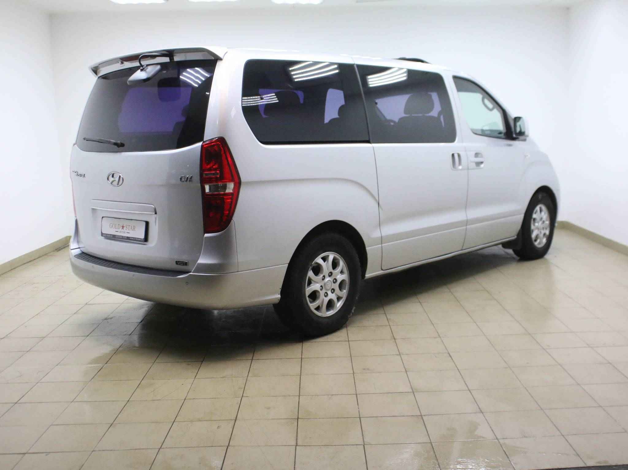 Hyundai Grand Starex, I