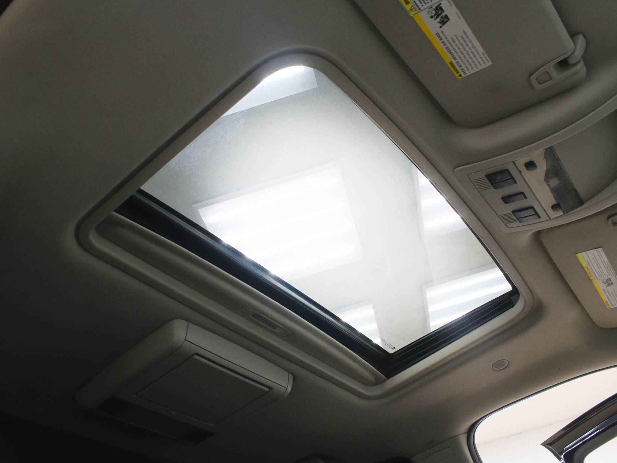 Cadillac Escalade, III