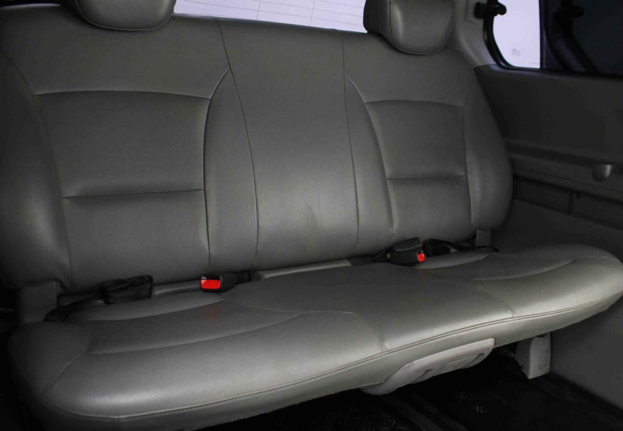 Hyundai Grand Starex, I