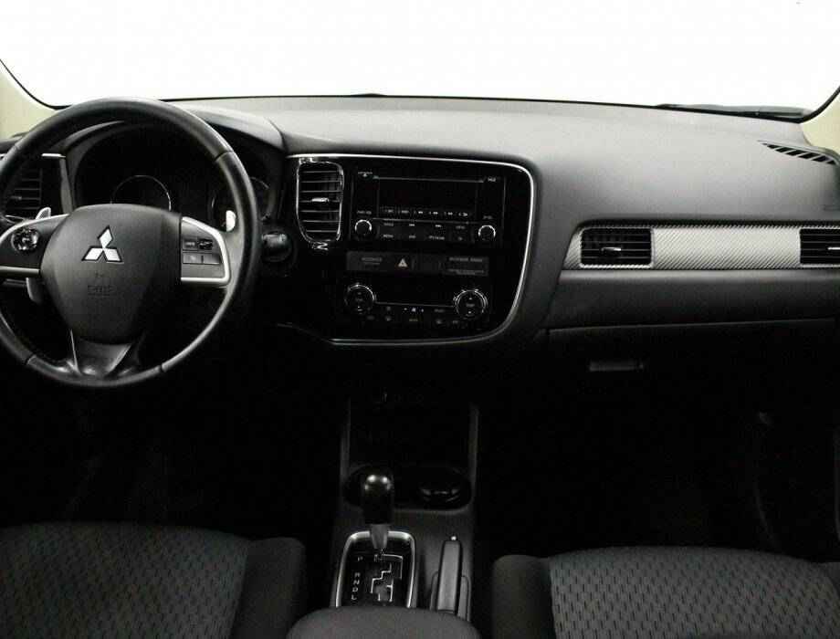 Mitsubishi Outlander, III