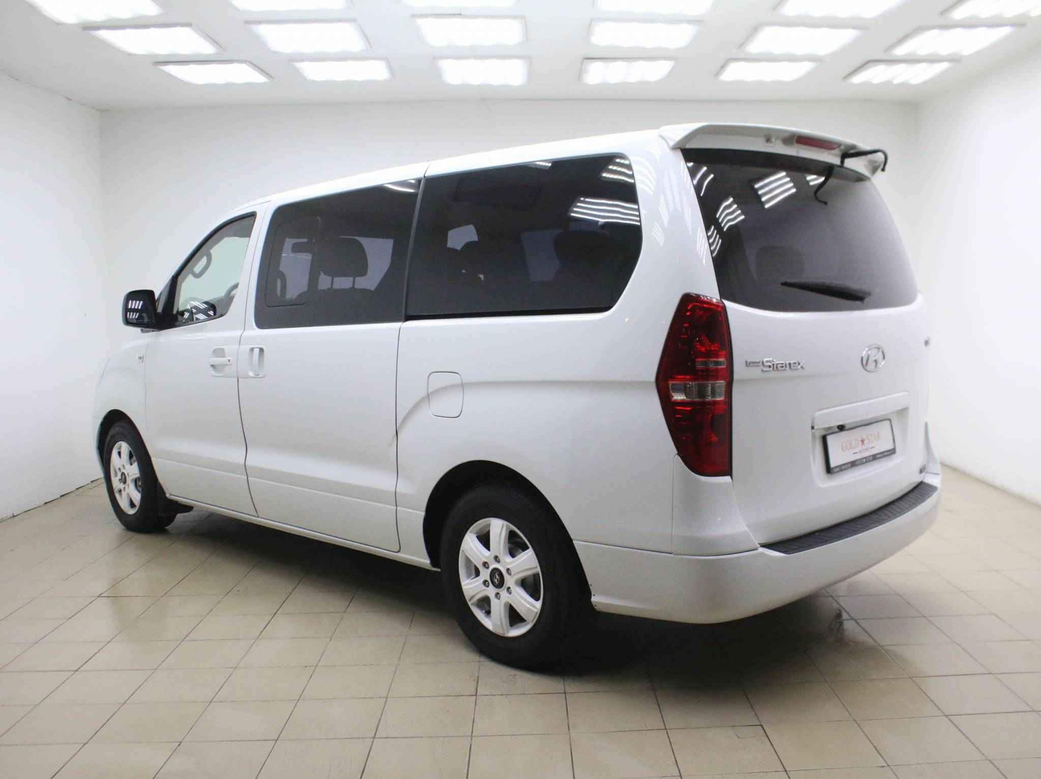 Hyundai Grand Starex, I