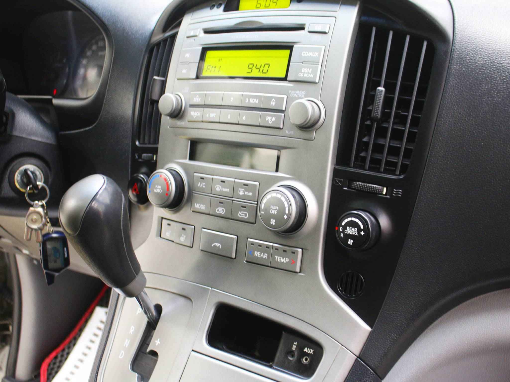 Hyundai Grand Starex, I