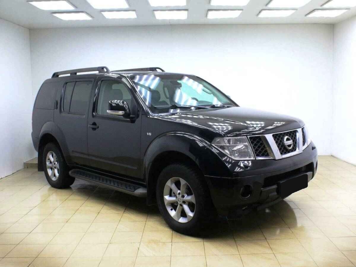 Nissan Pathfinder, III