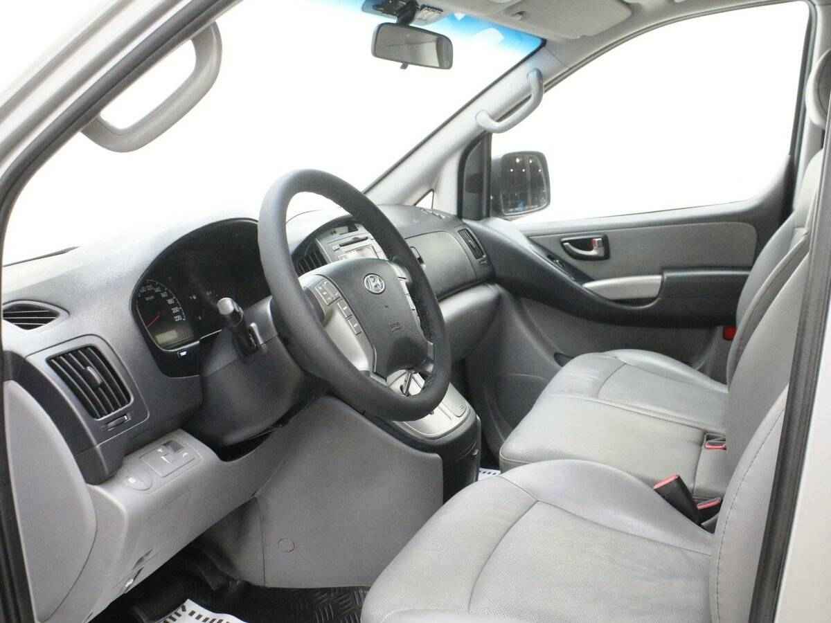 Hyundai Grand Starex, I