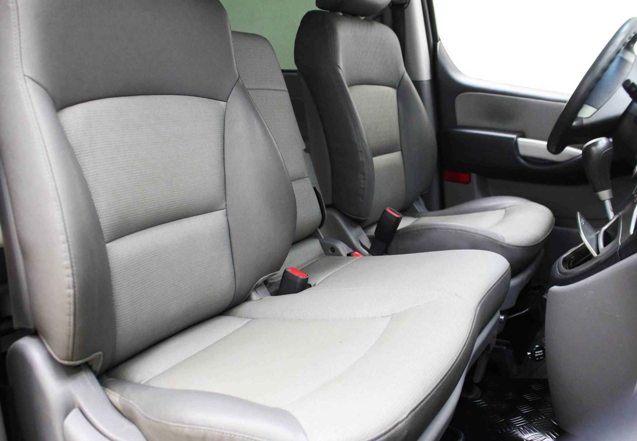 Hyundai Grand Starex, I