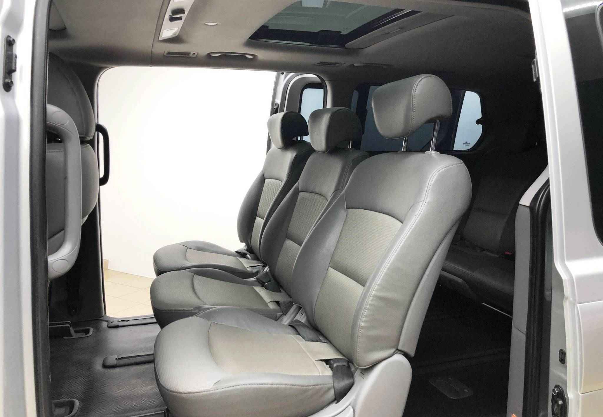 Hyundai Grand Starex, I