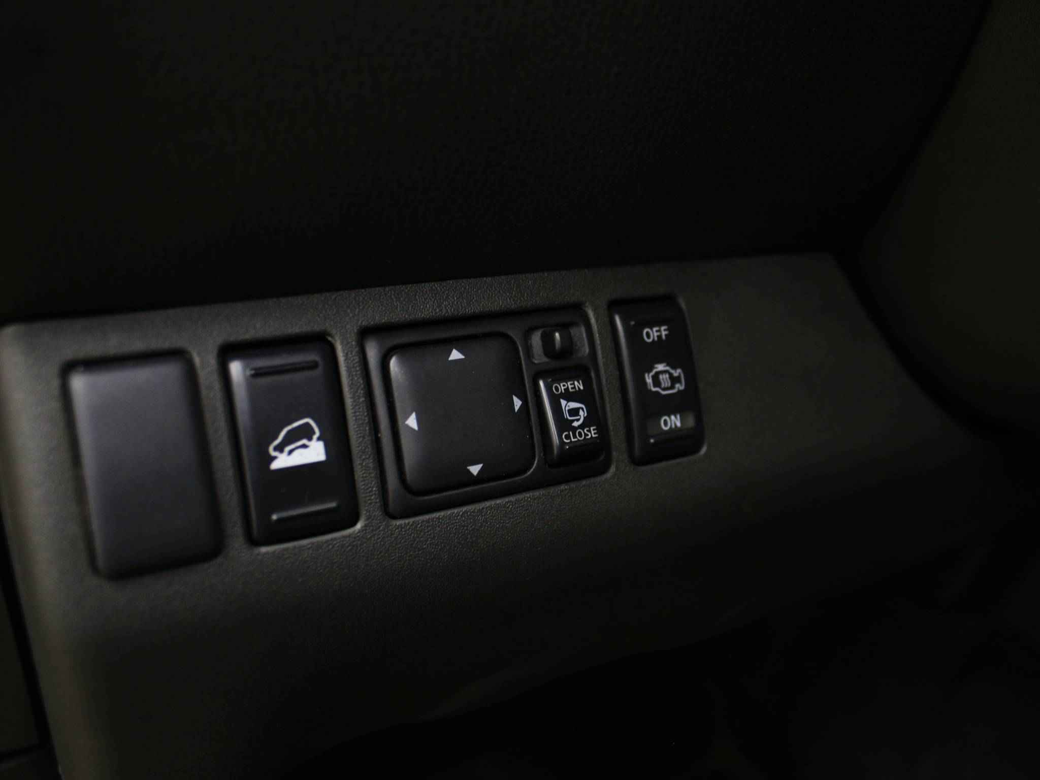 Nissan Pathfinder, III