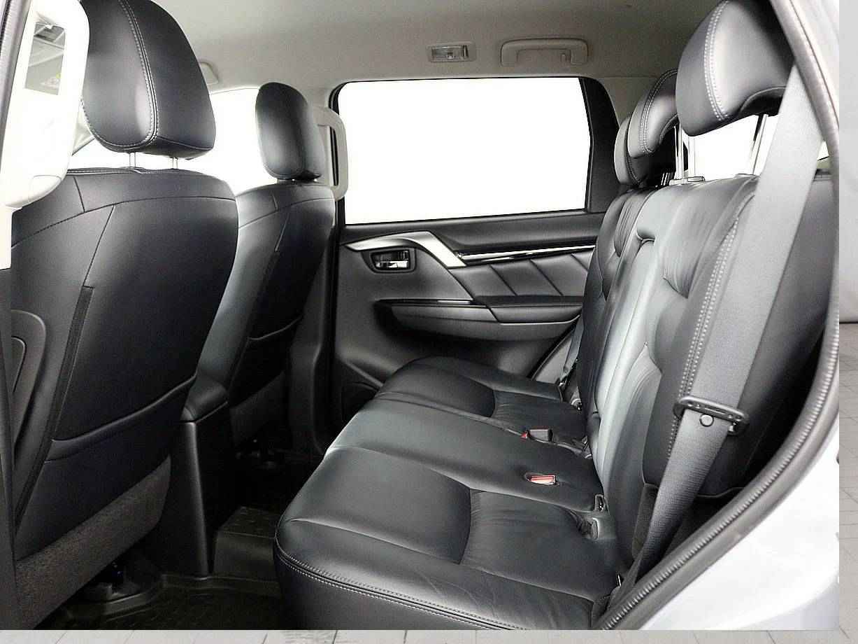 Mitsubishi Pajero Sport, III