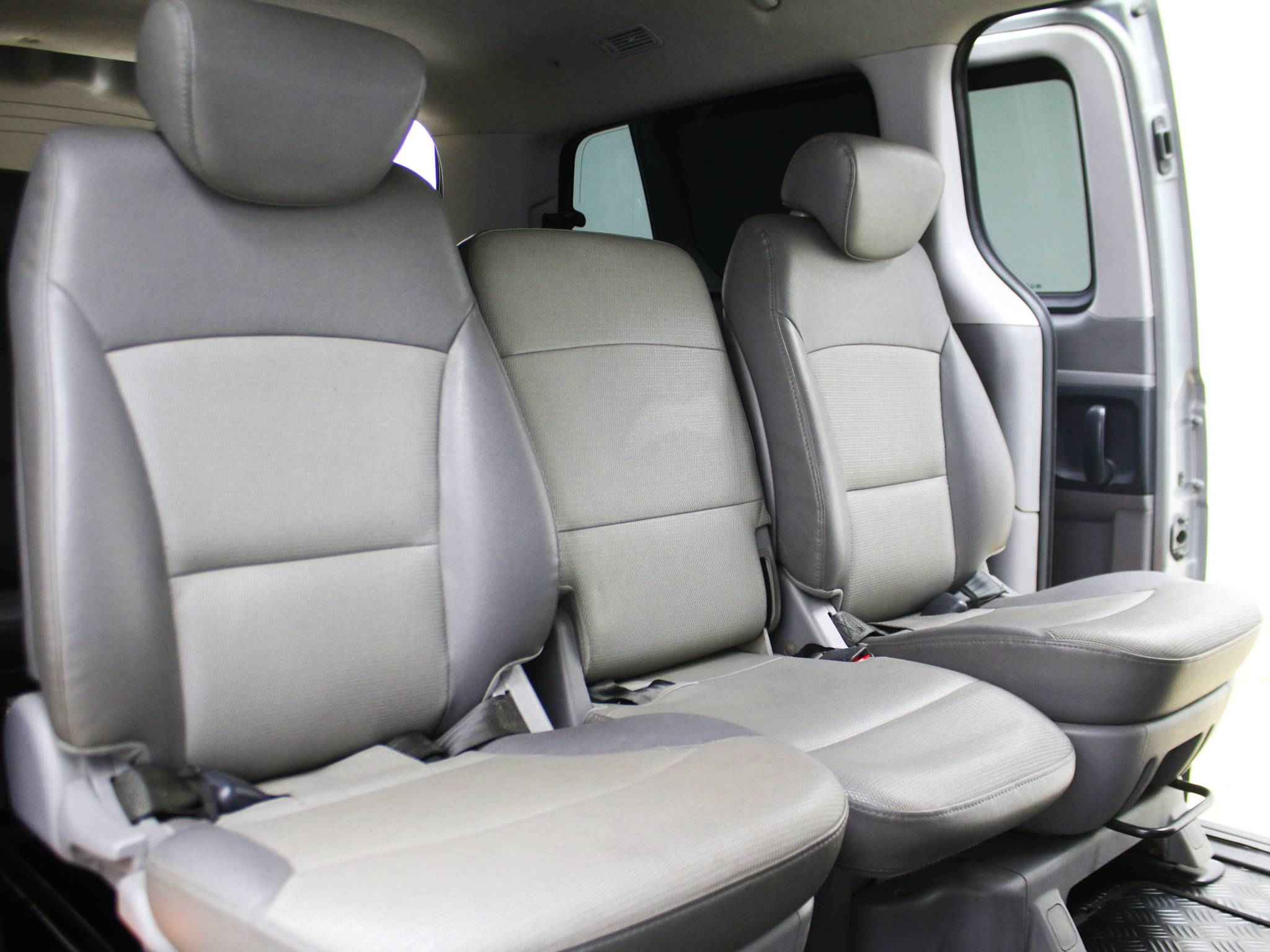 Hyundai Grand Starex, I