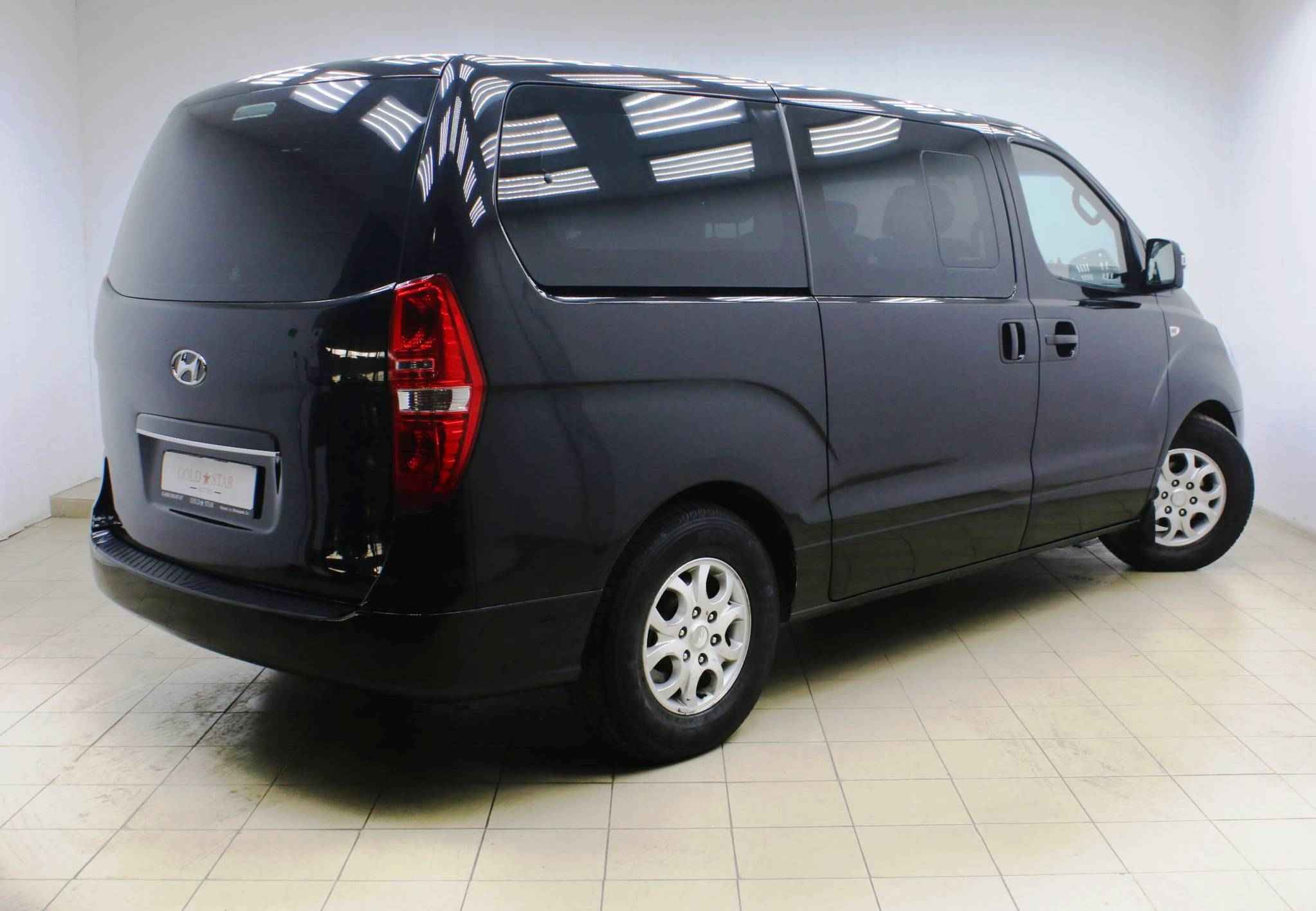 Hyundai Grand Starex, I