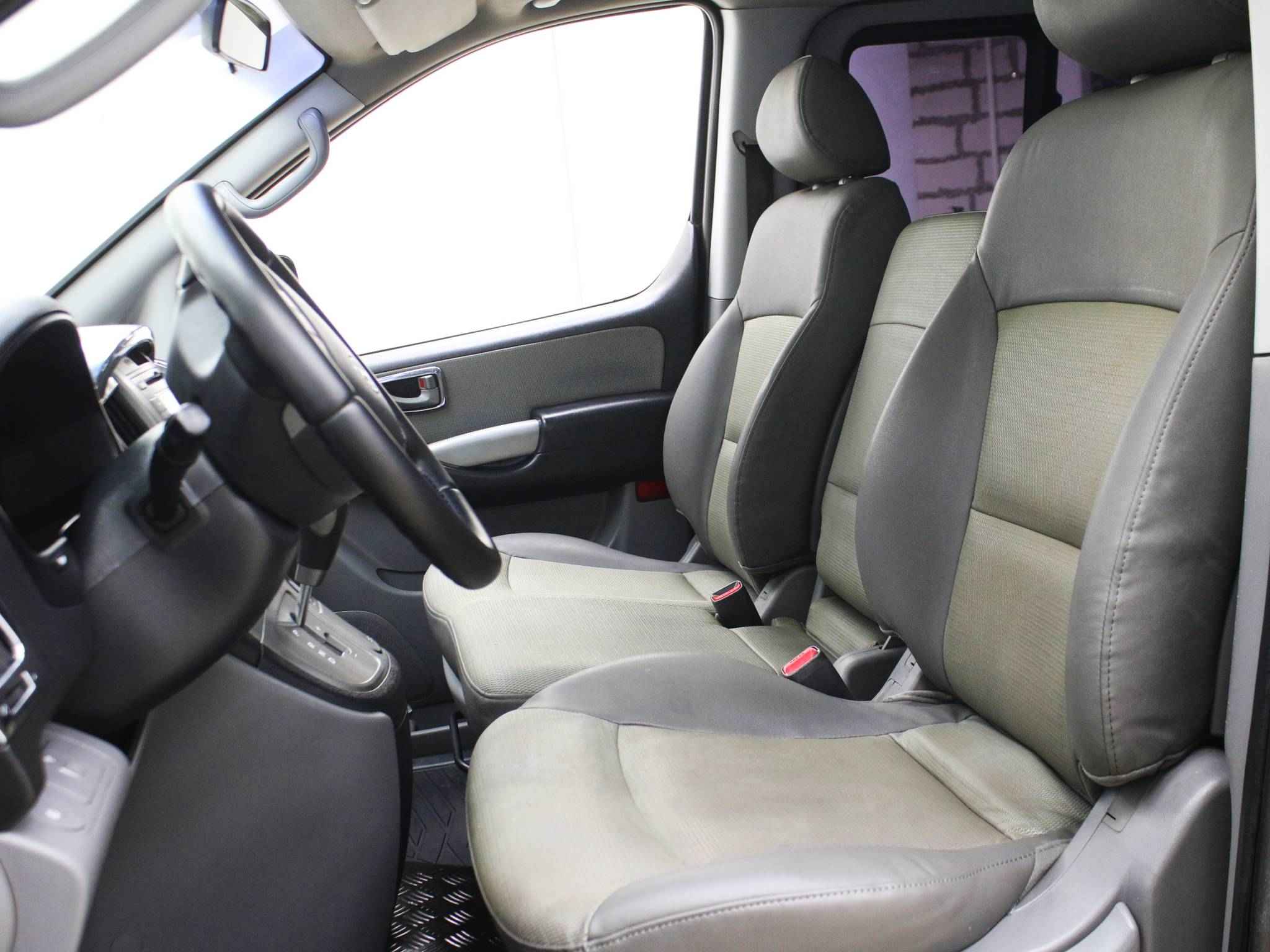 Hyundai Grand Starex, I