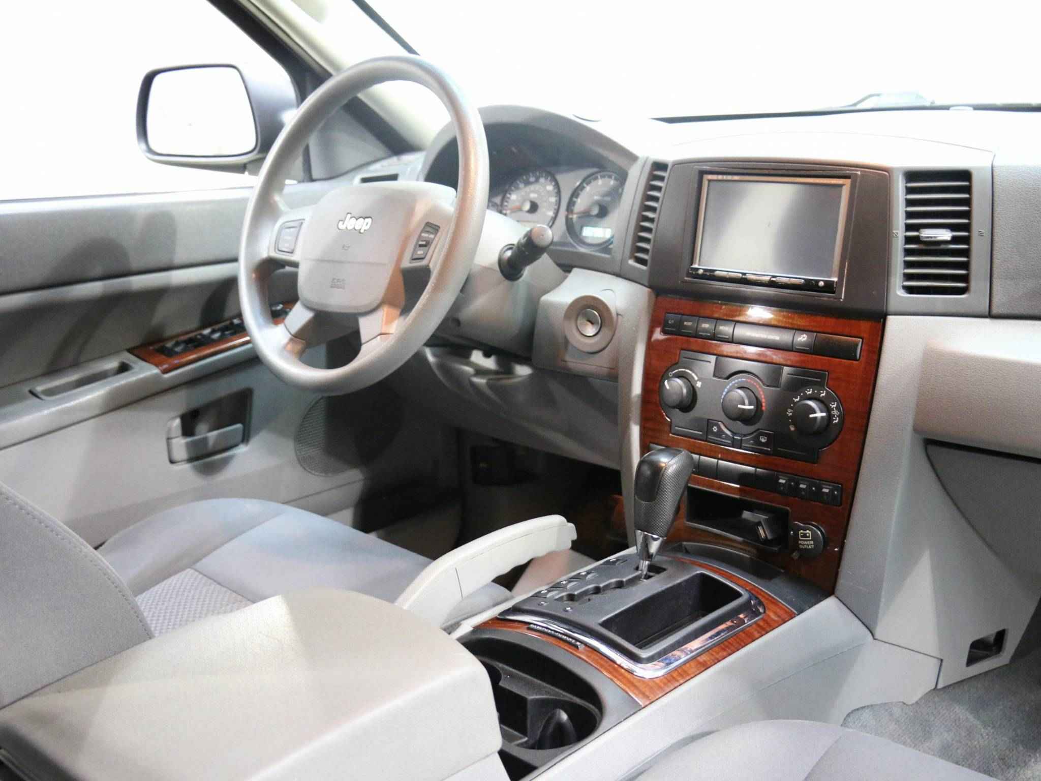 Jeep Grand Cherokee, III (WK)