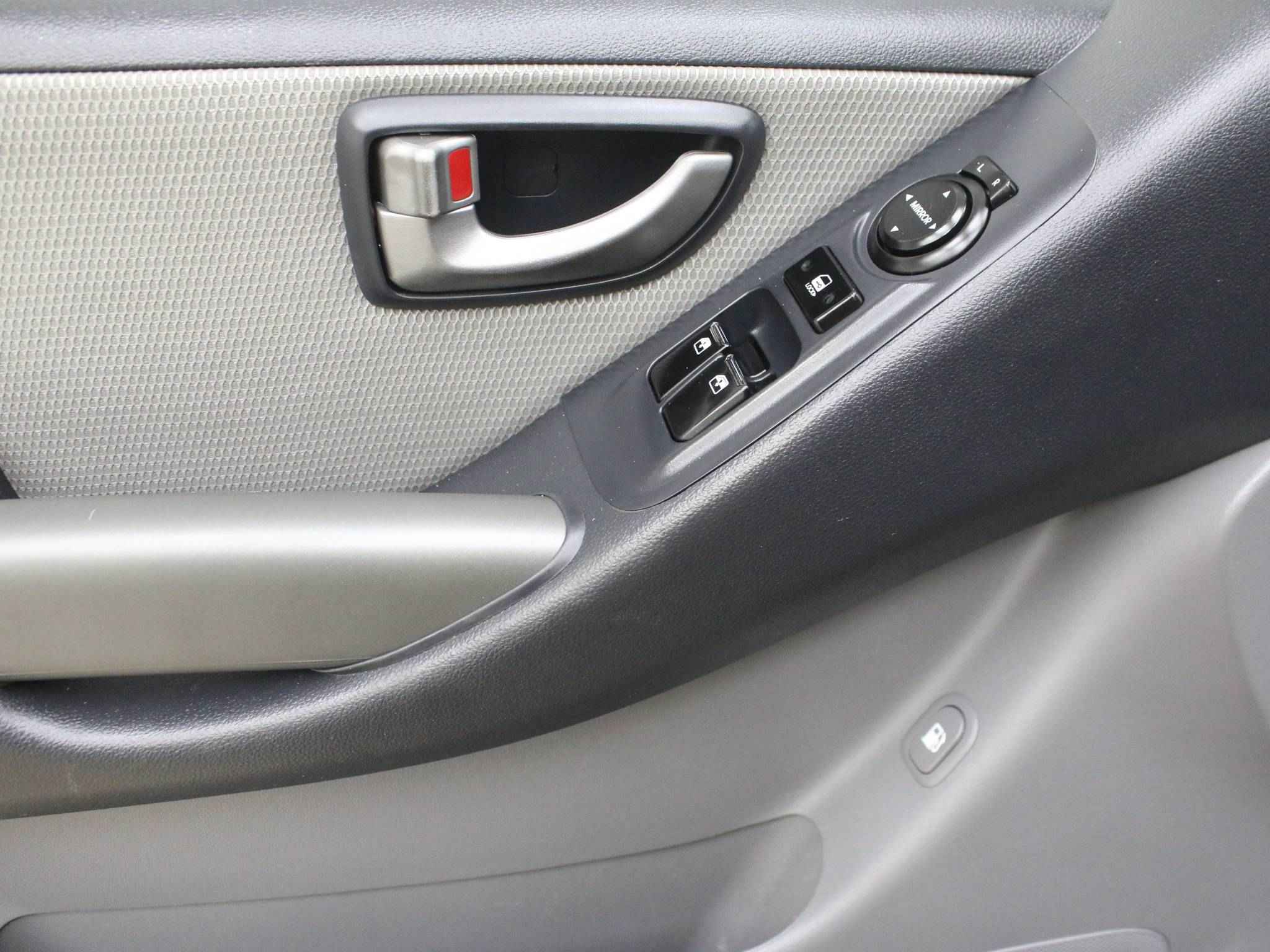 Hyundai Grand Starex, I