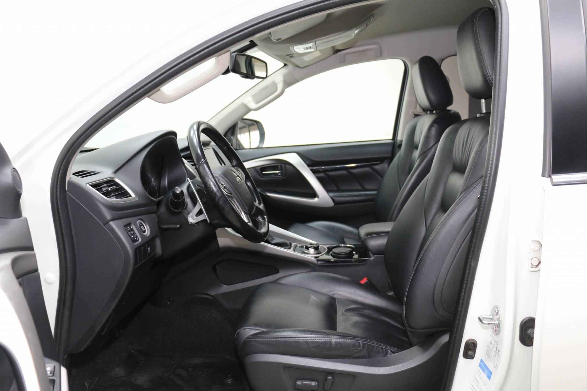 Mitsubishi Pajero Sport, III