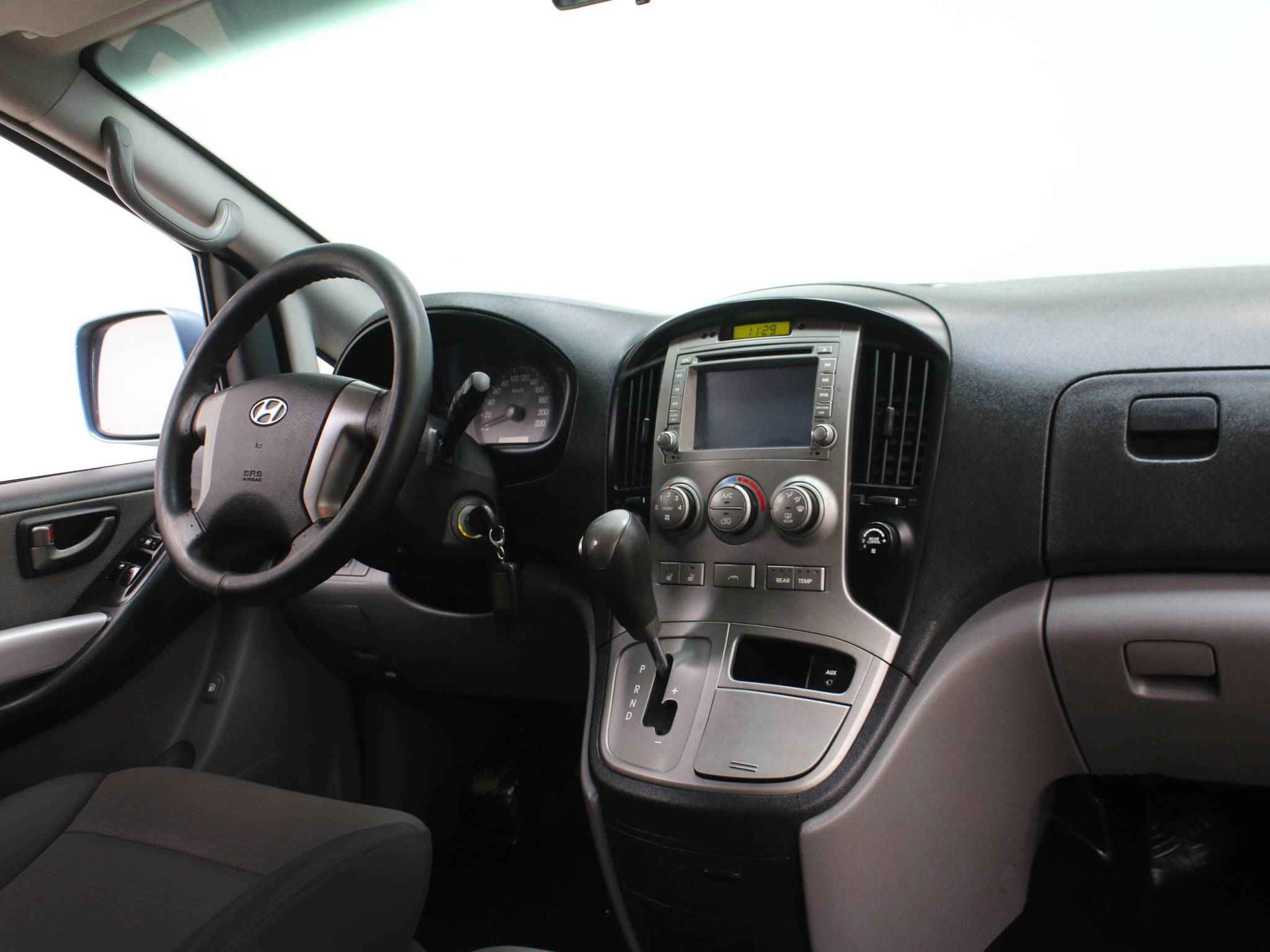 Hyundai Grand Starex, I