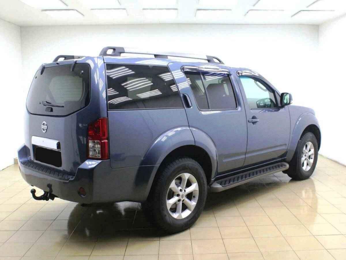 Nissan Pathfinder, III