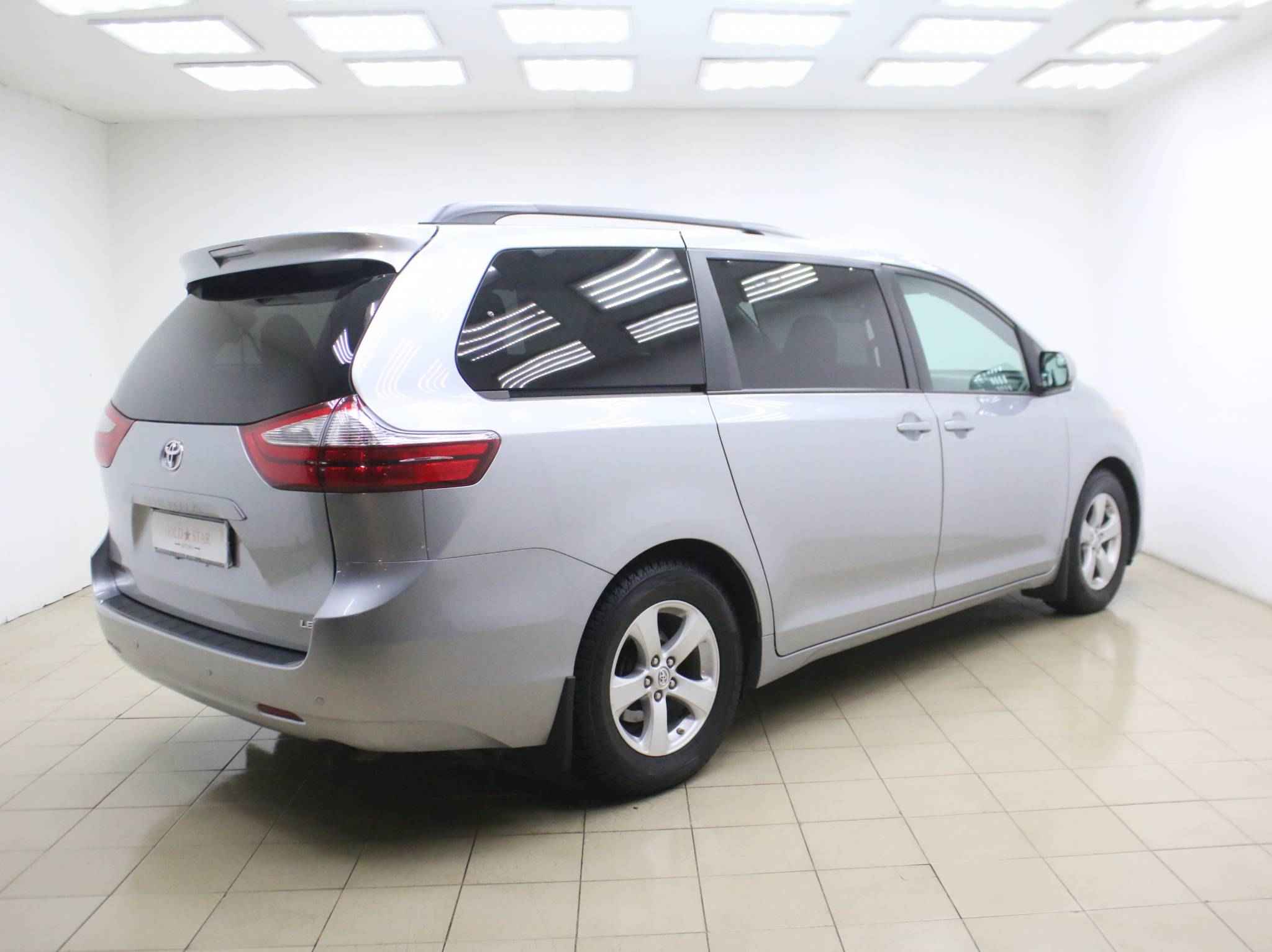 Toyota Sienna, III Рестайлинг