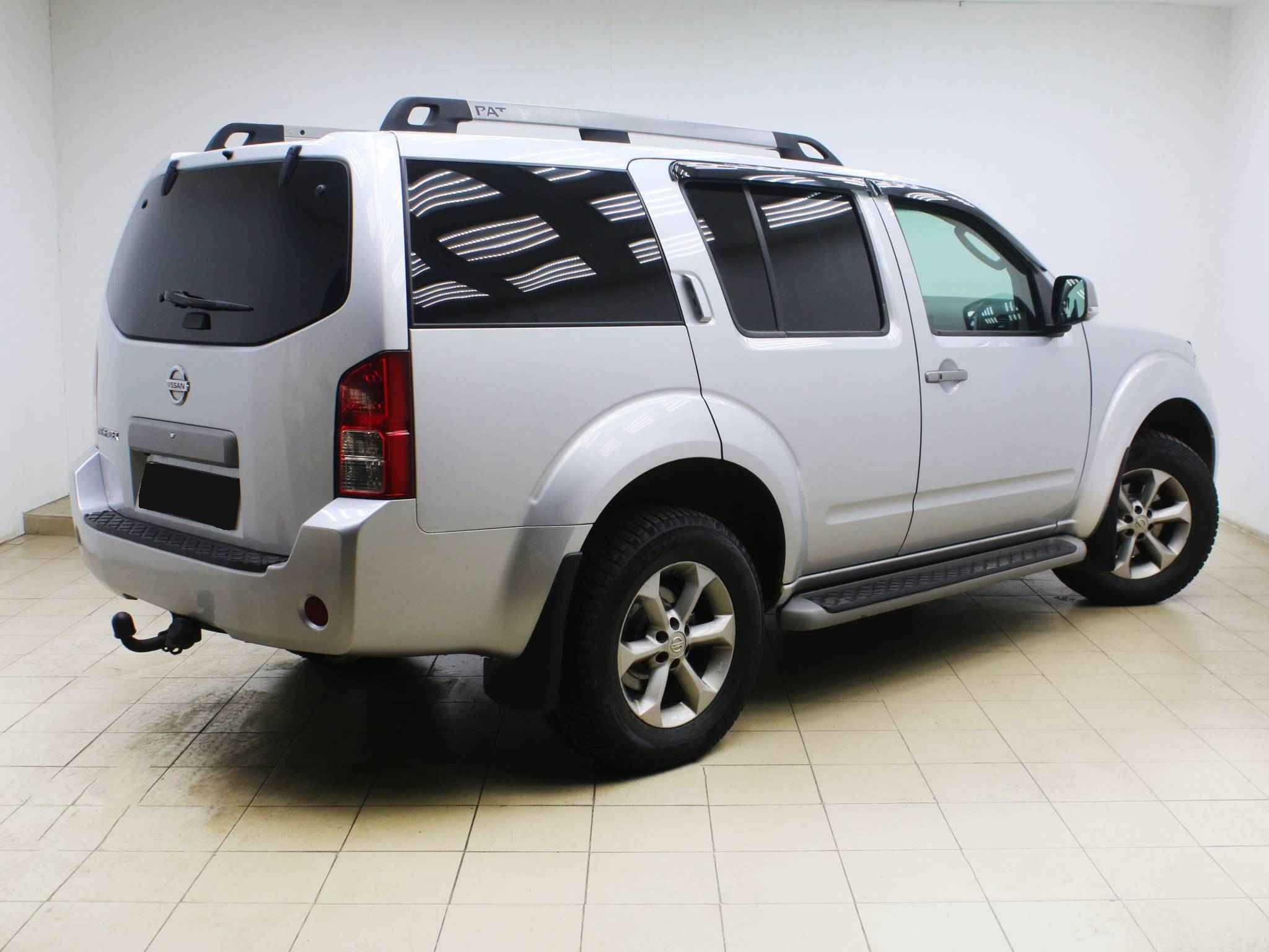 Nissan Pathfinder, III