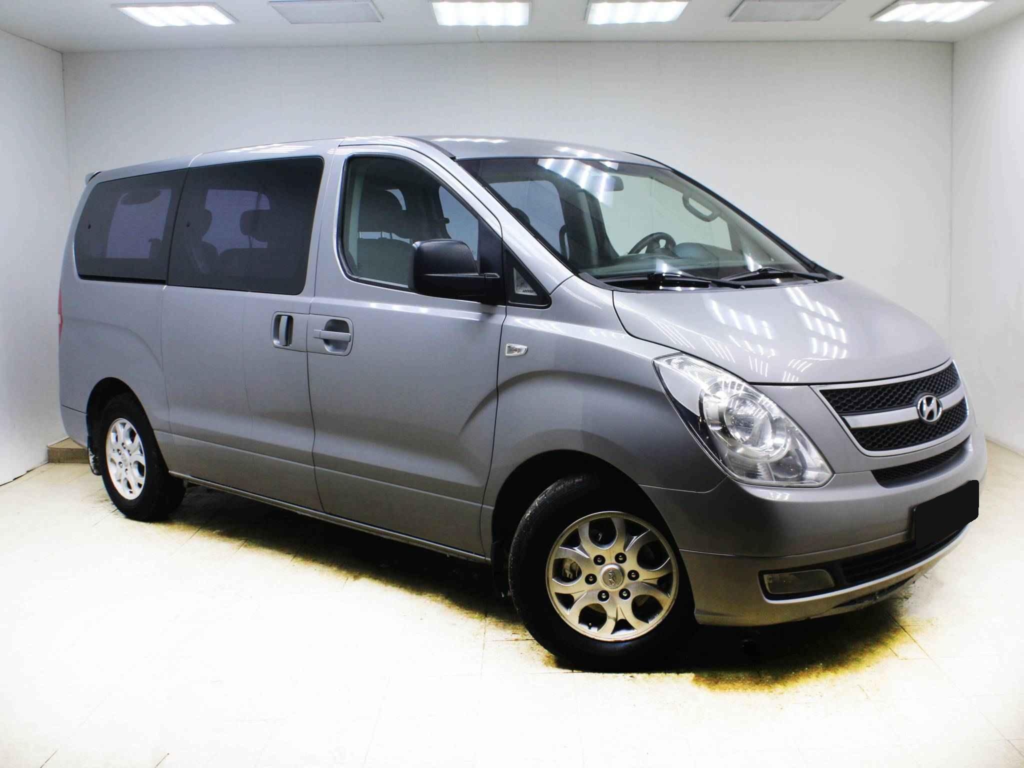 Hyundai Grand Starex, I