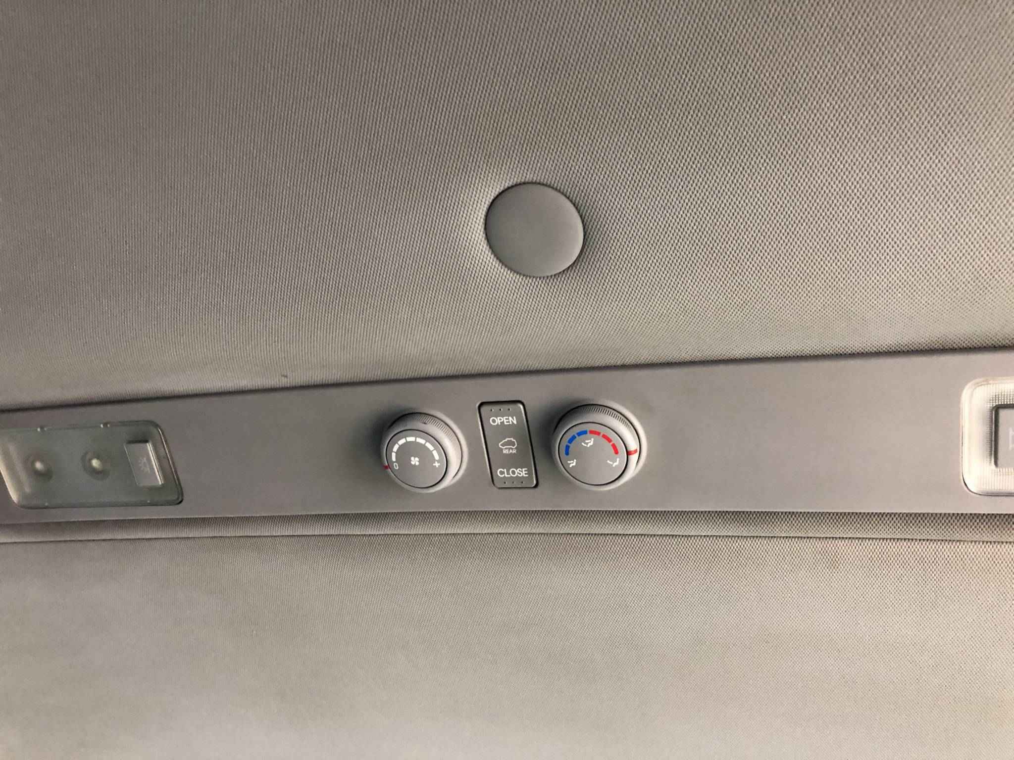 Hyundai Grand Starex, I