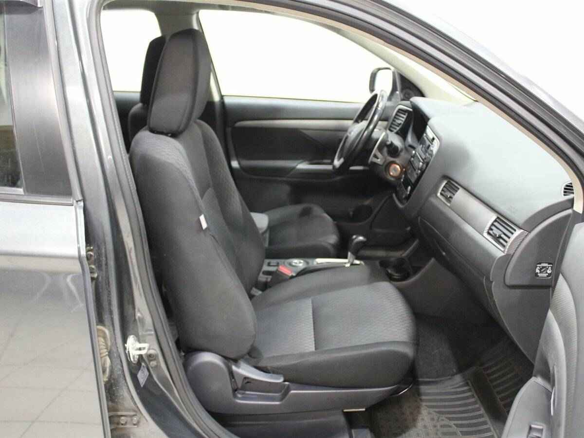 Mitsubishi Outlander, III