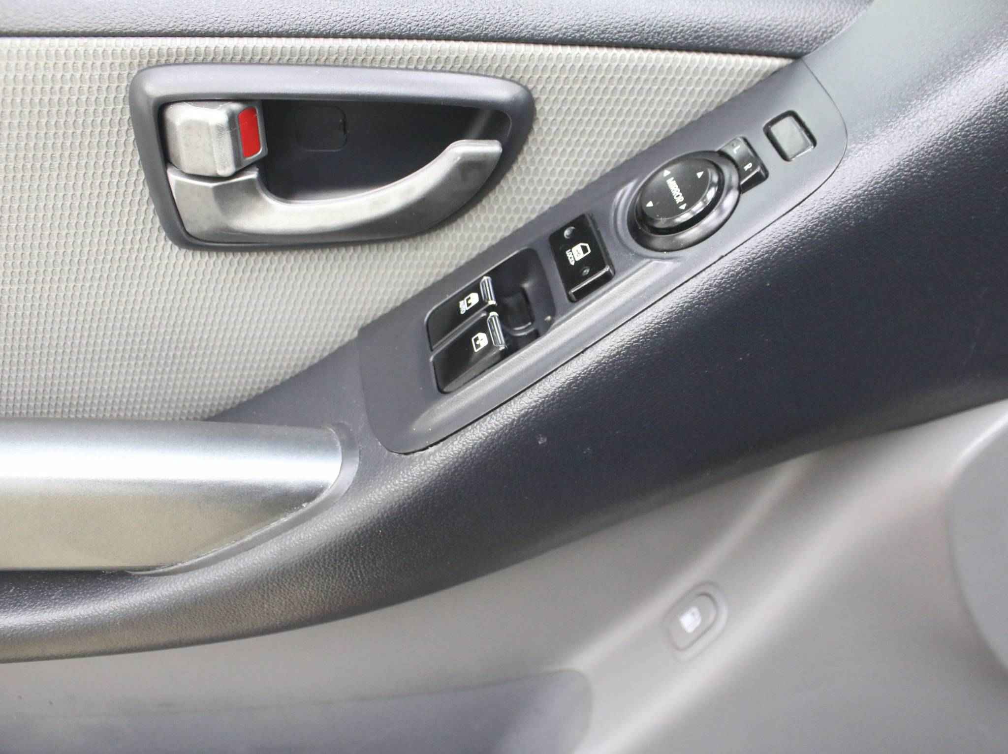 Hyundai Grand Starex, I