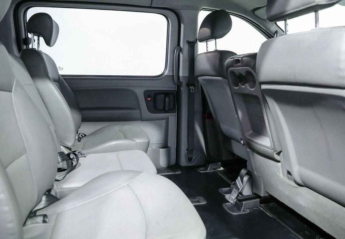 Hyundai Grand Starex, I