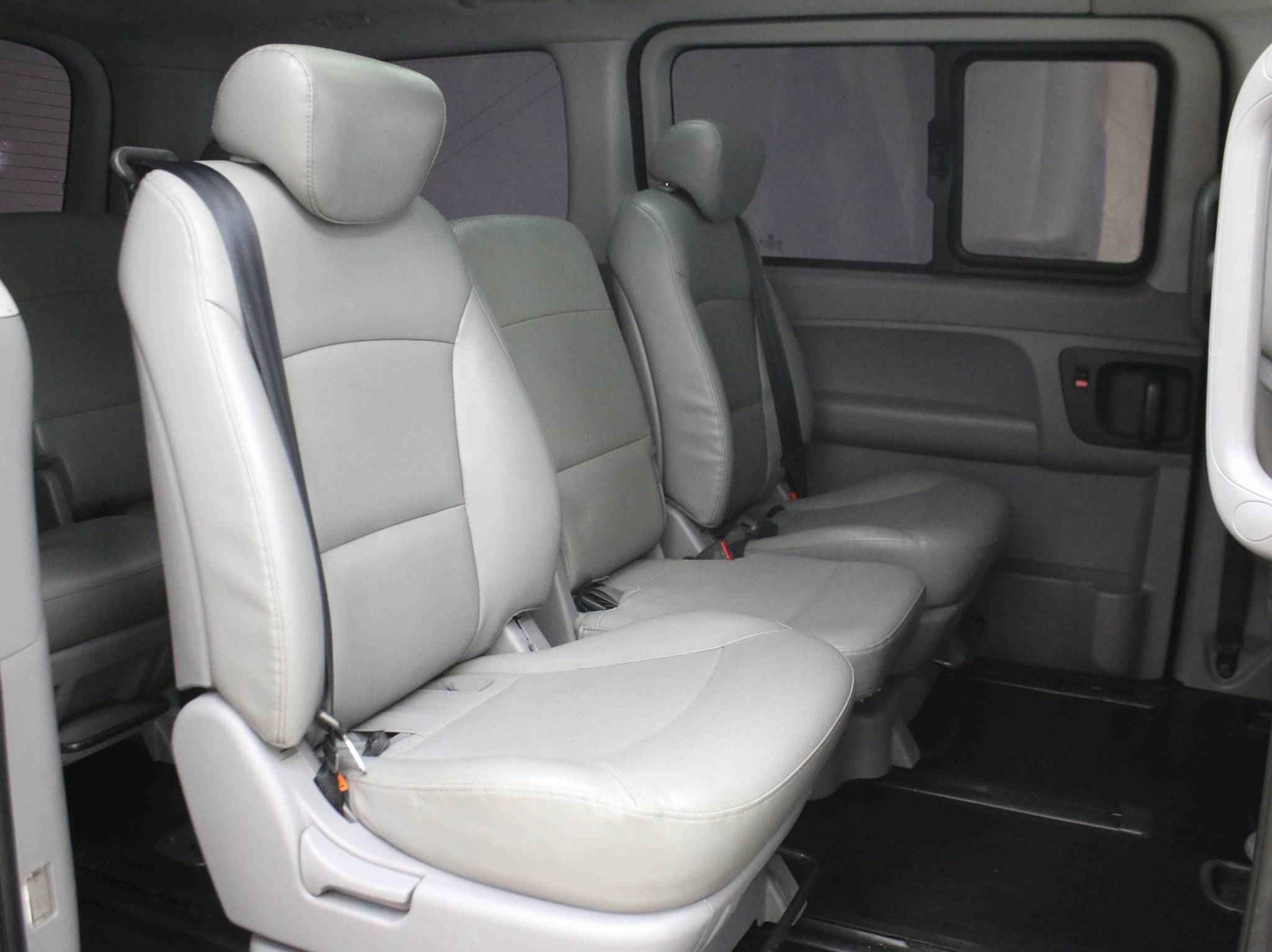 Hyundai Grand Starex, I