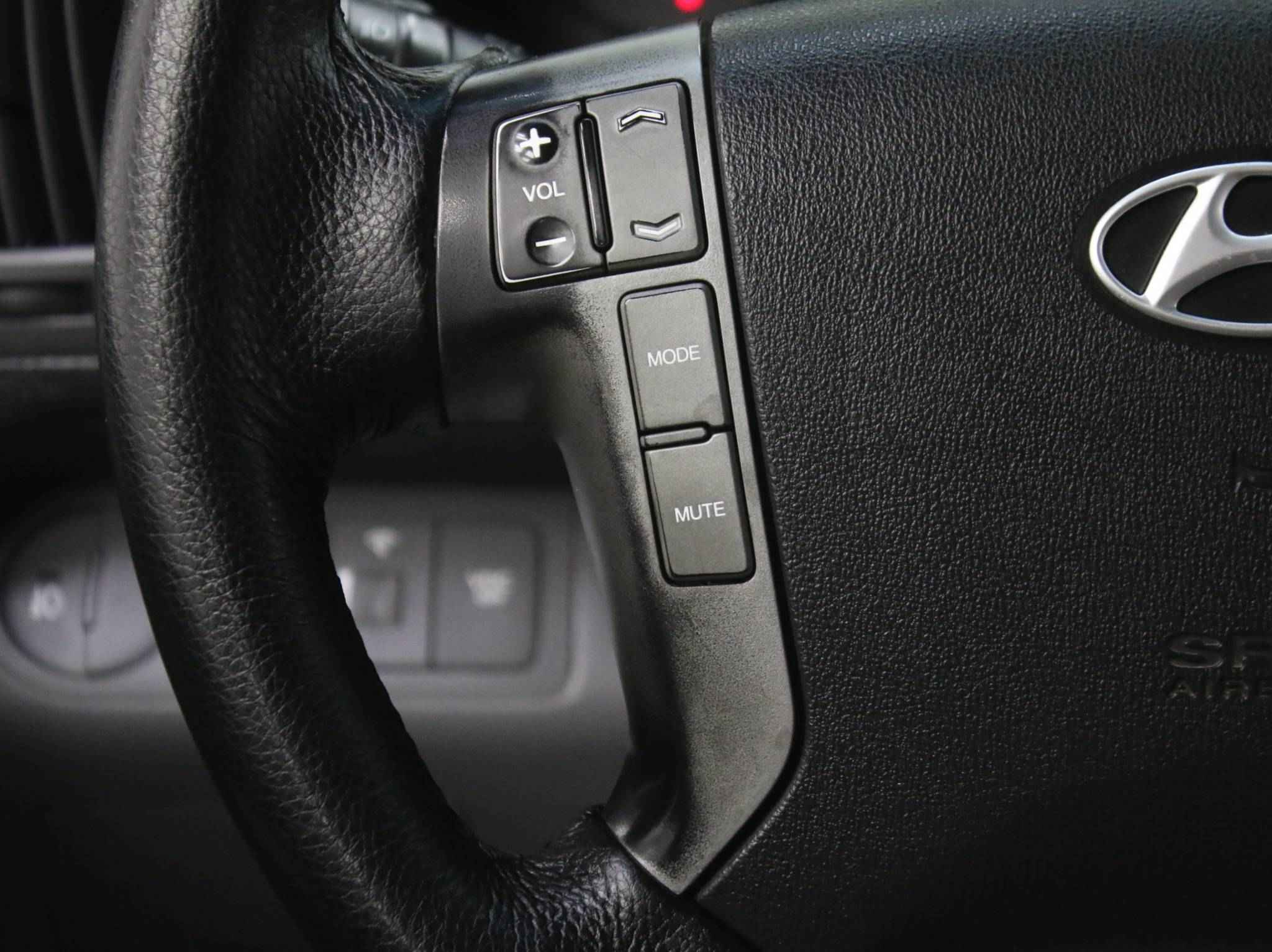 Hyundai Grand Starex, I