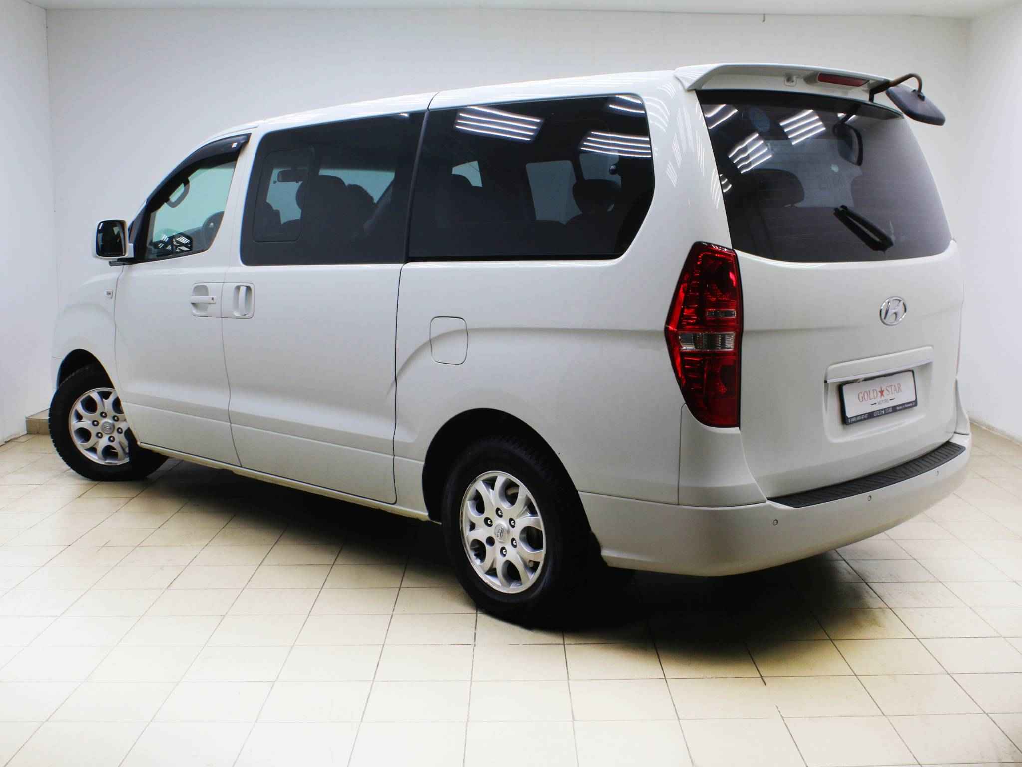 Hyundai Grand Starex, I