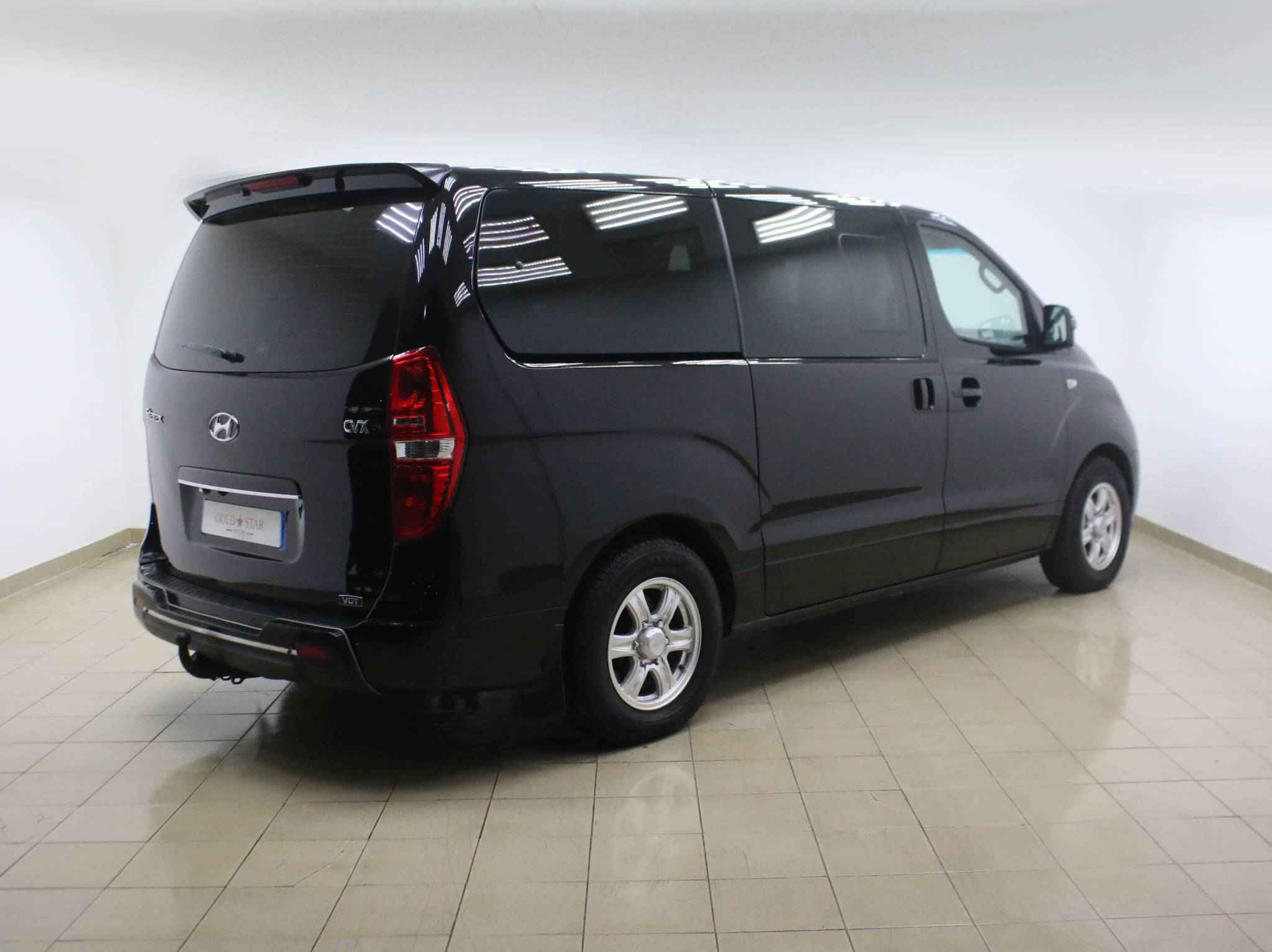 Hyundai Grand Starex, I