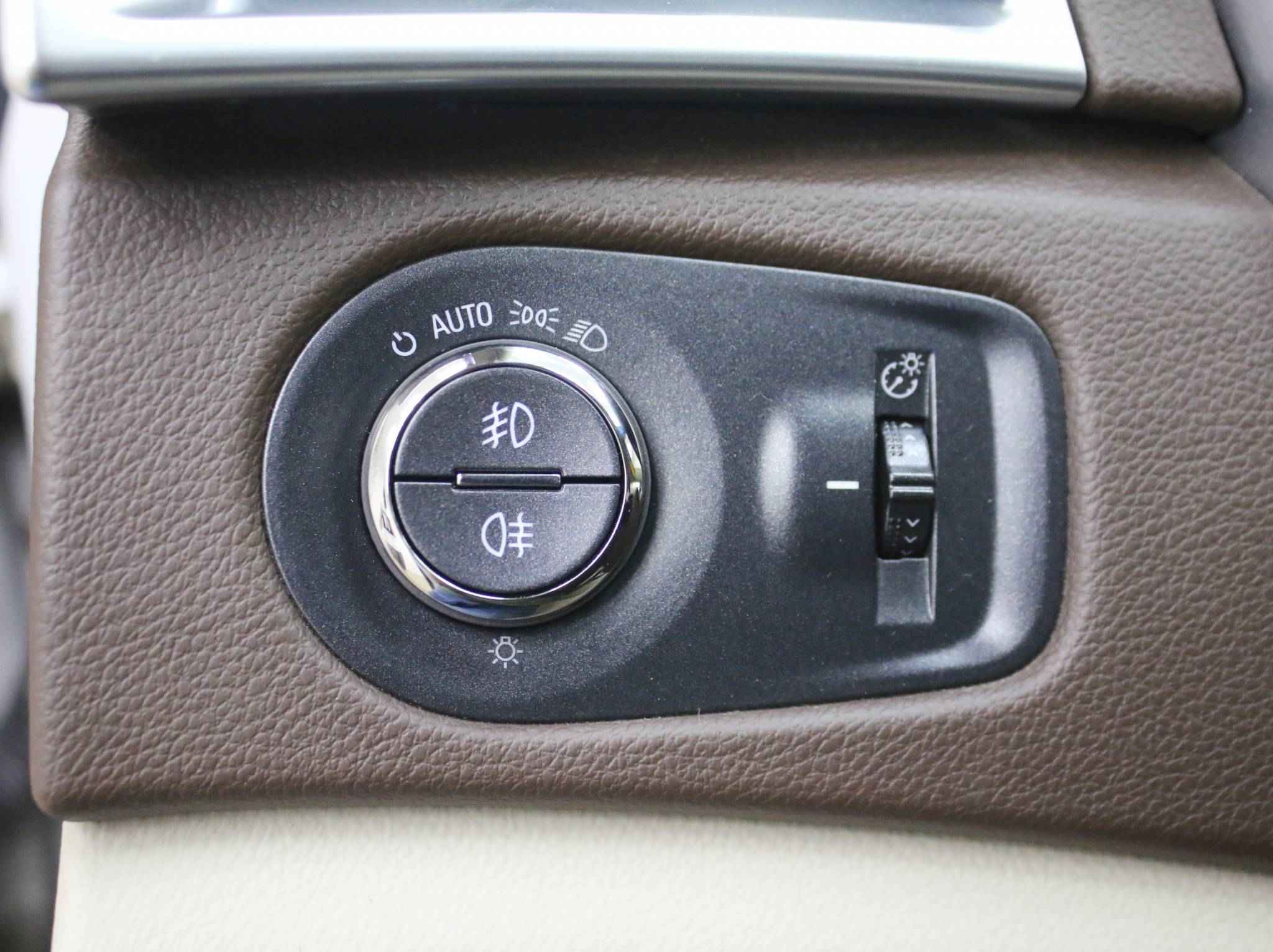 Cadillac SRX, II Рестайлинг