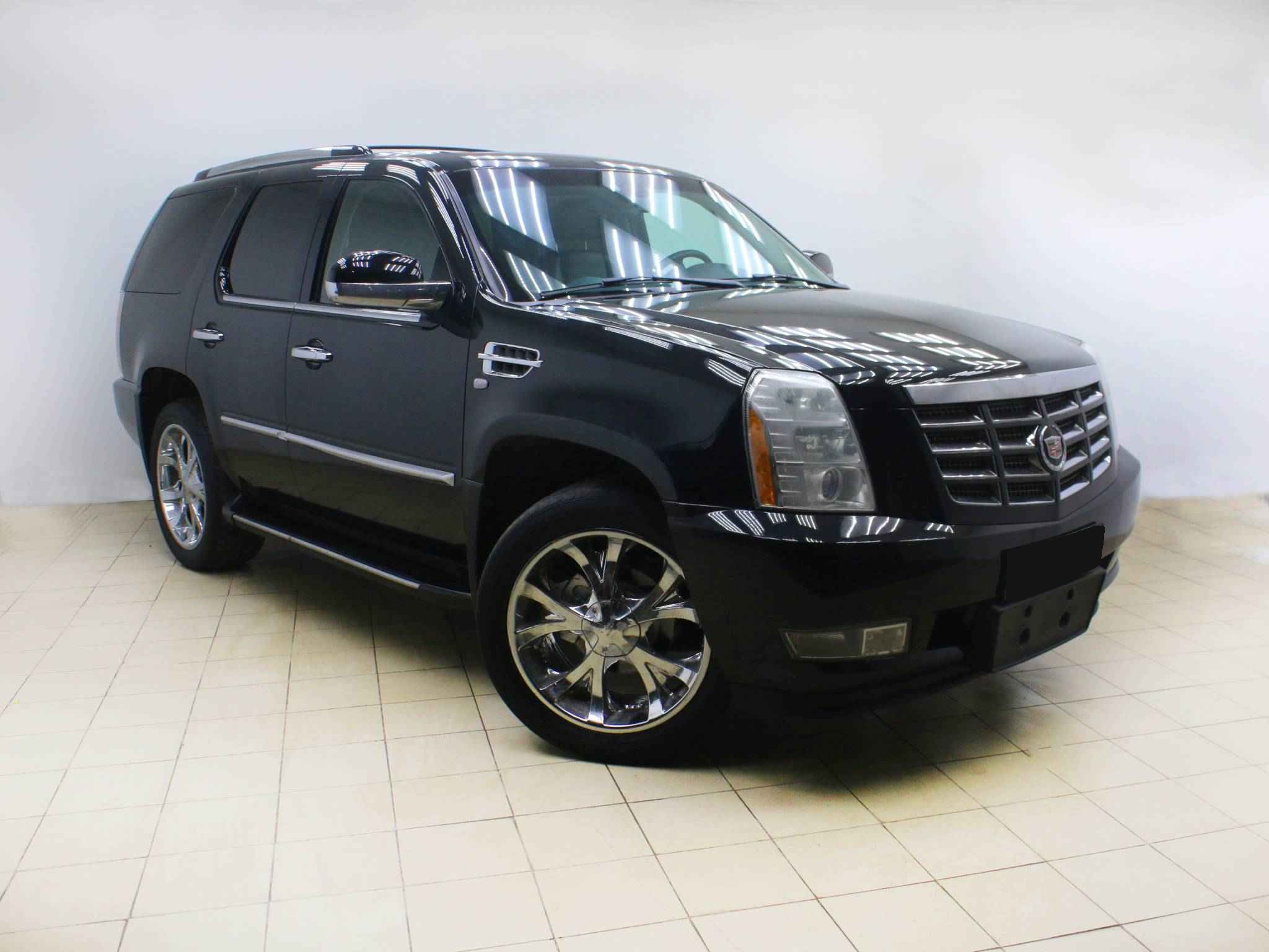 Cadillac Escalade, III