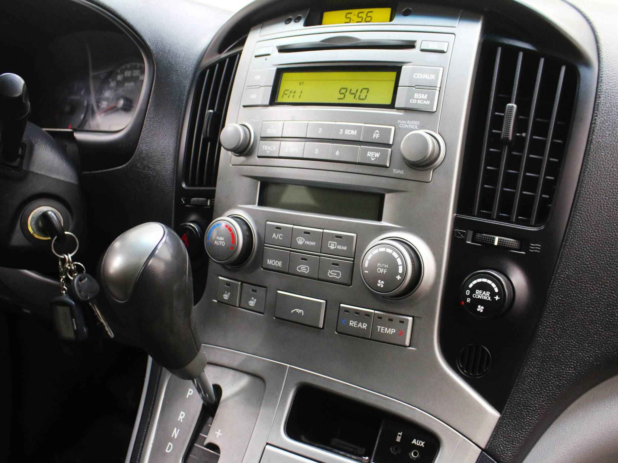 Hyundai Grand Starex, I