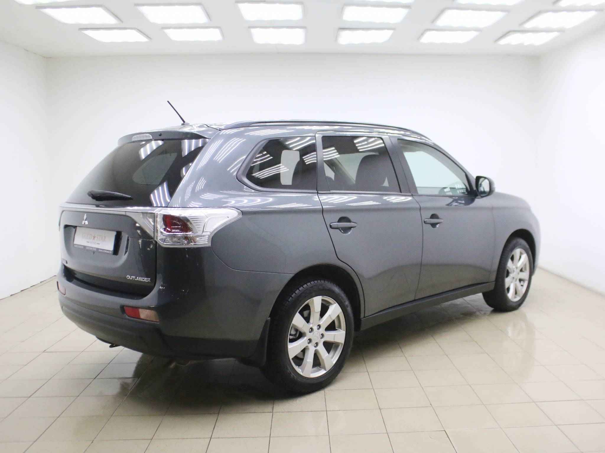 Mitsubishi Outlander, III