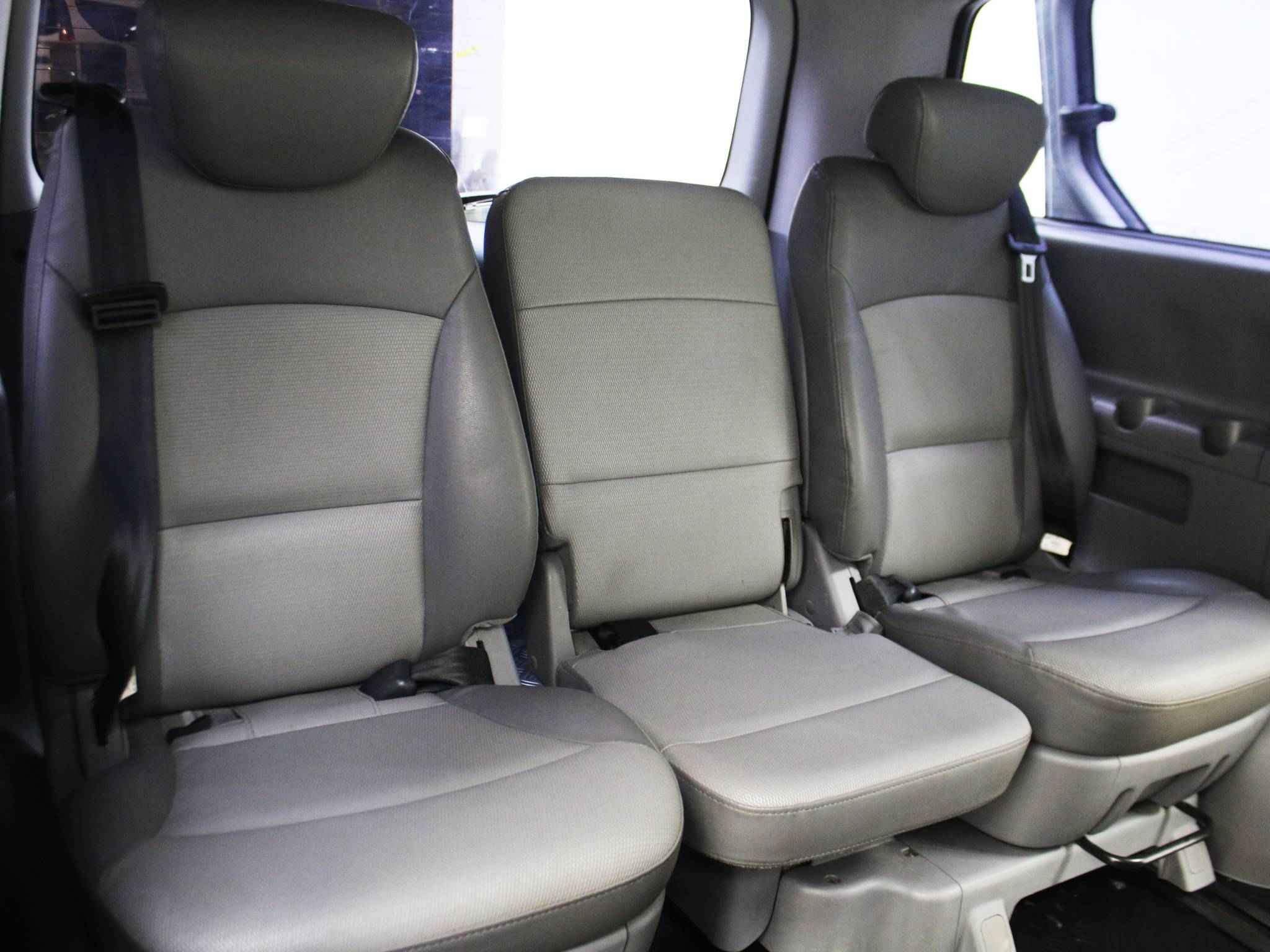 Hyundai Grand Starex, I