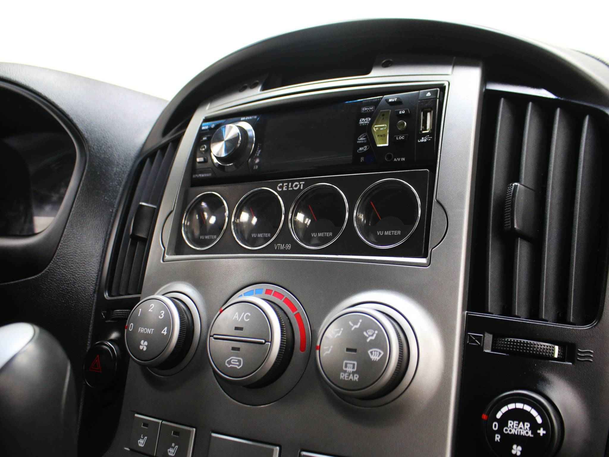 Hyundai Grand Starex, I