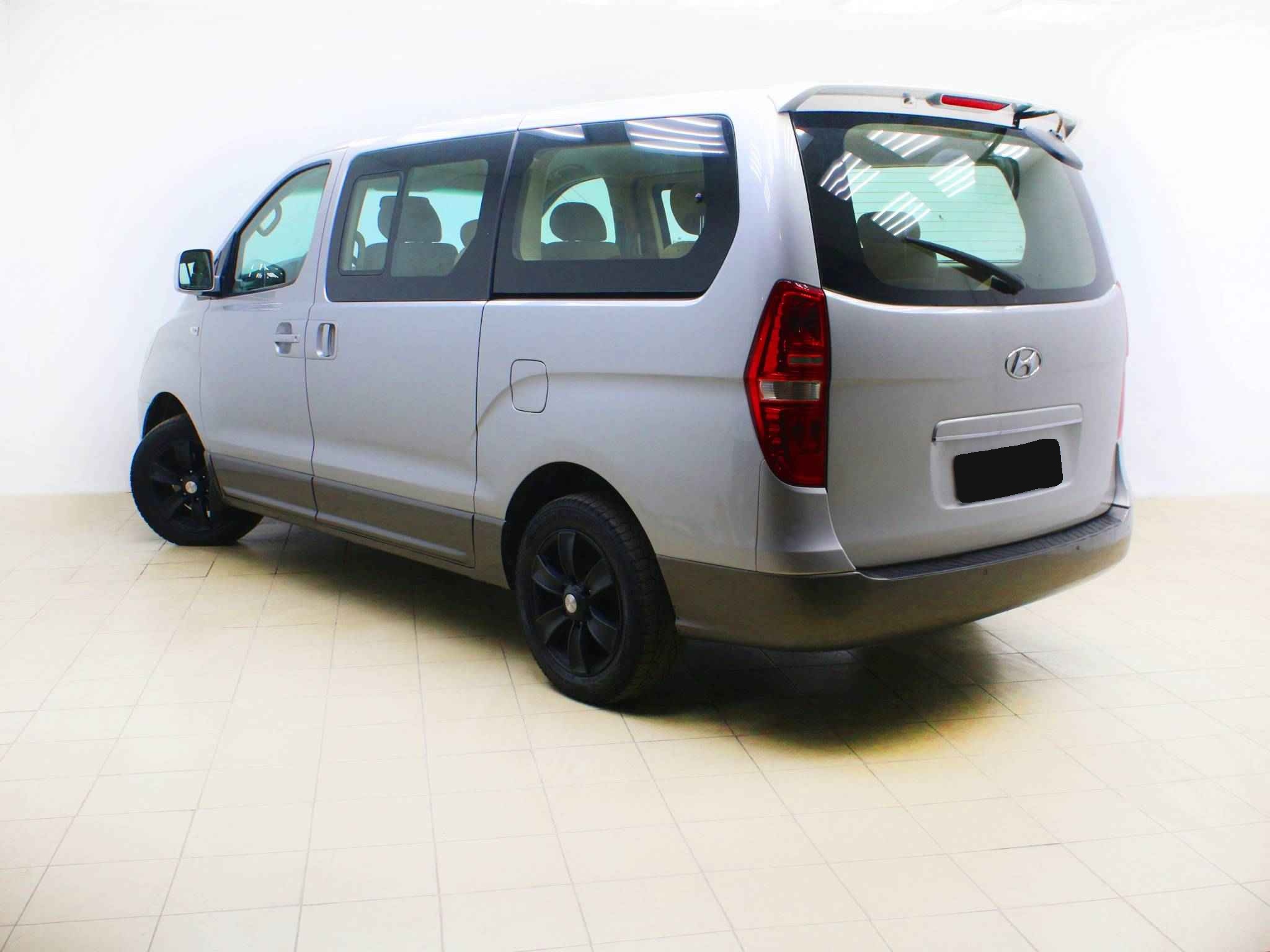 Hyundai Grand Starex, I