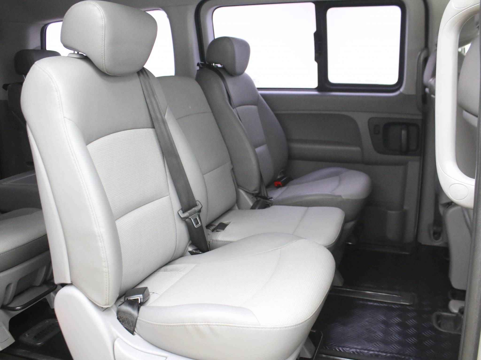 Hyundai Grand Starex, I