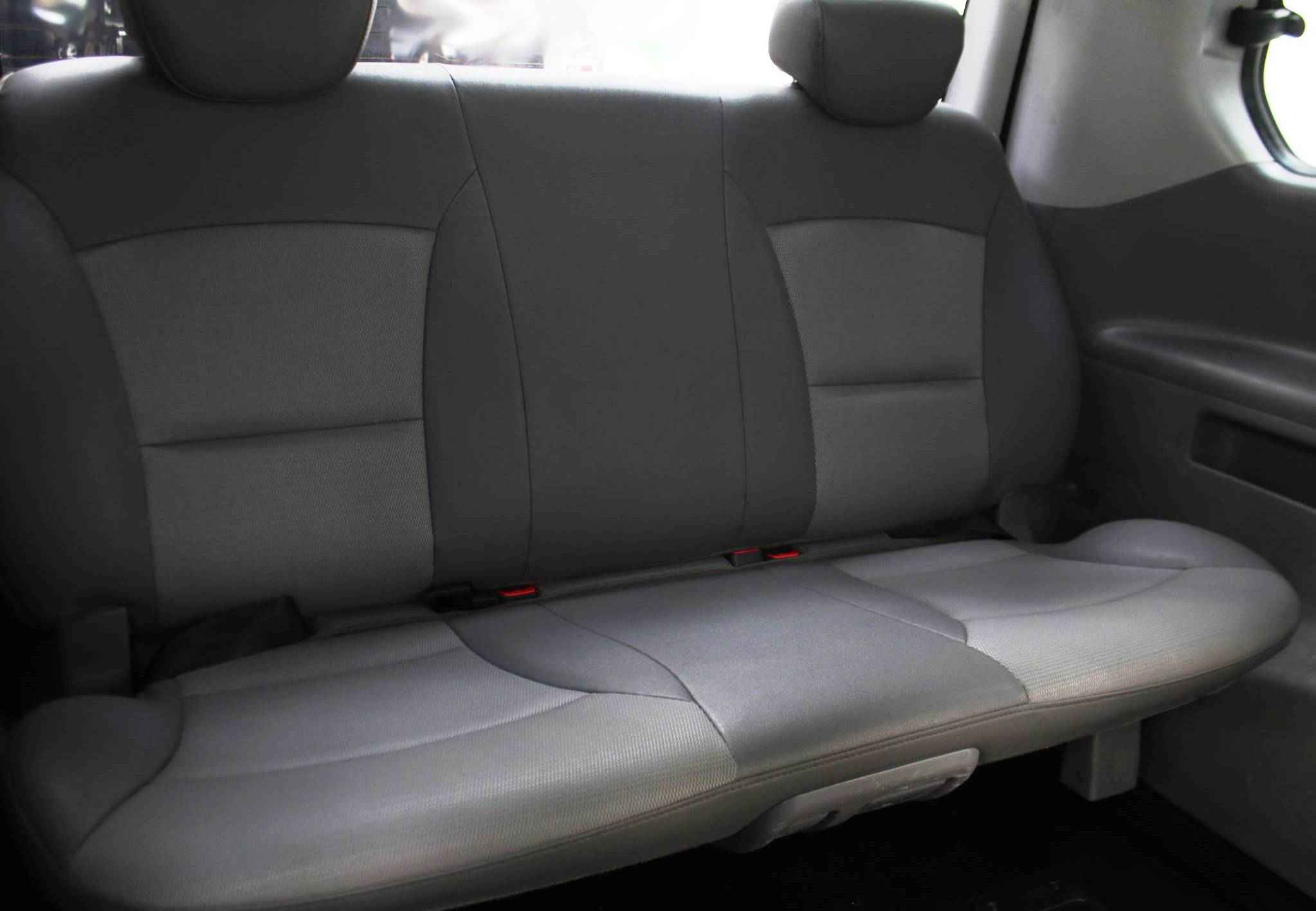 Hyundai Grand Starex, I