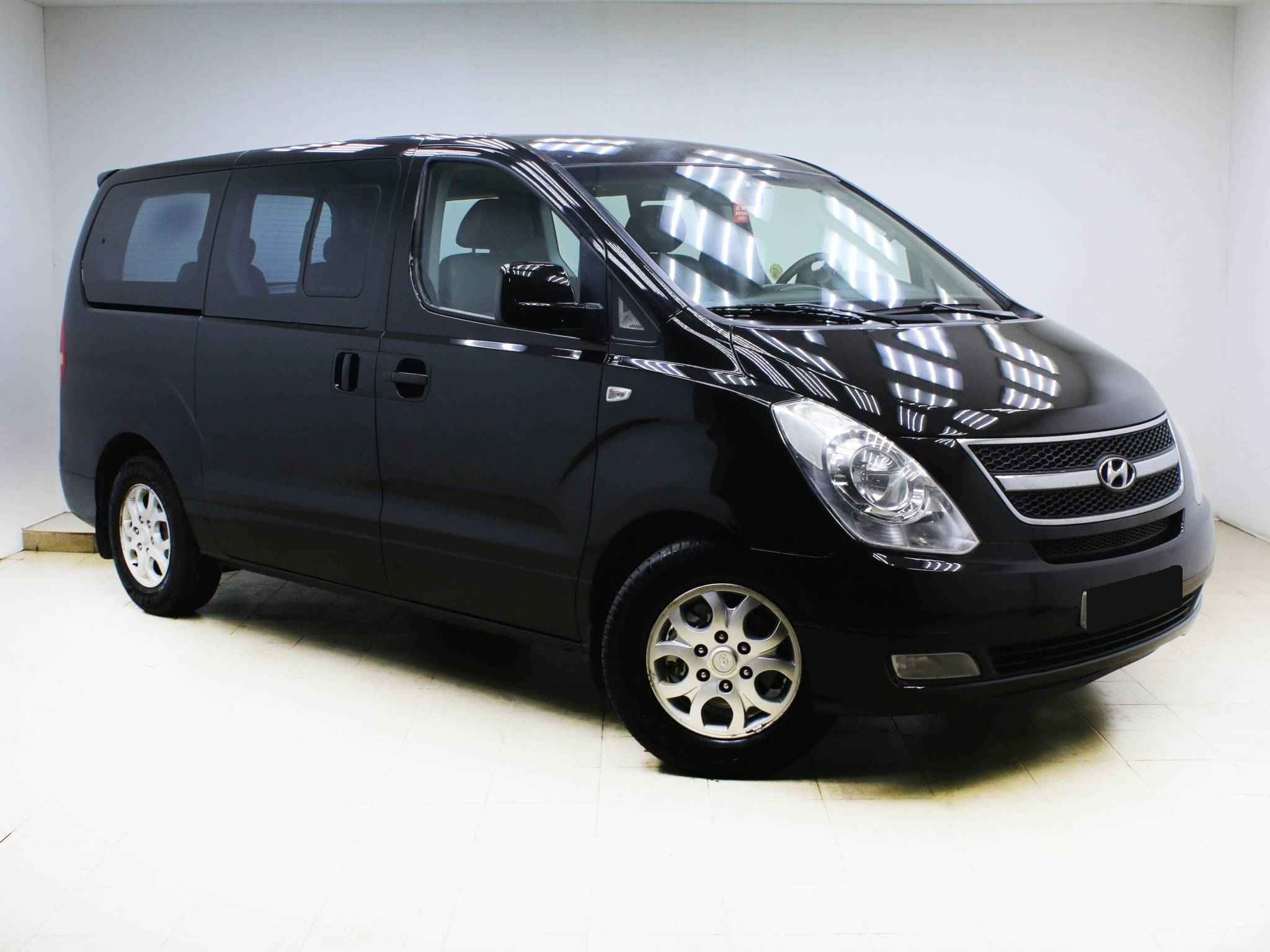 Hyundai Grand Starex, I