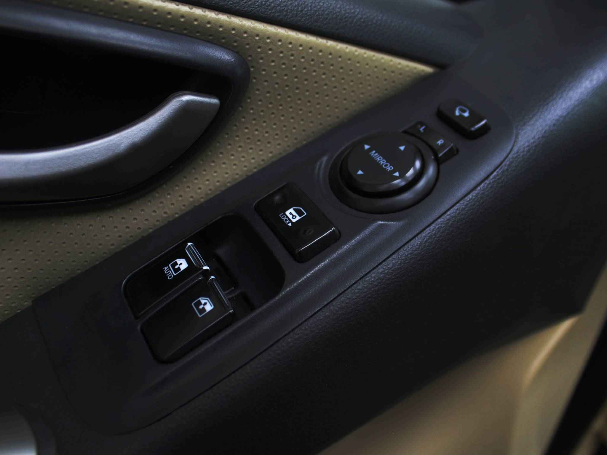 Hyundai Grand Starex, I